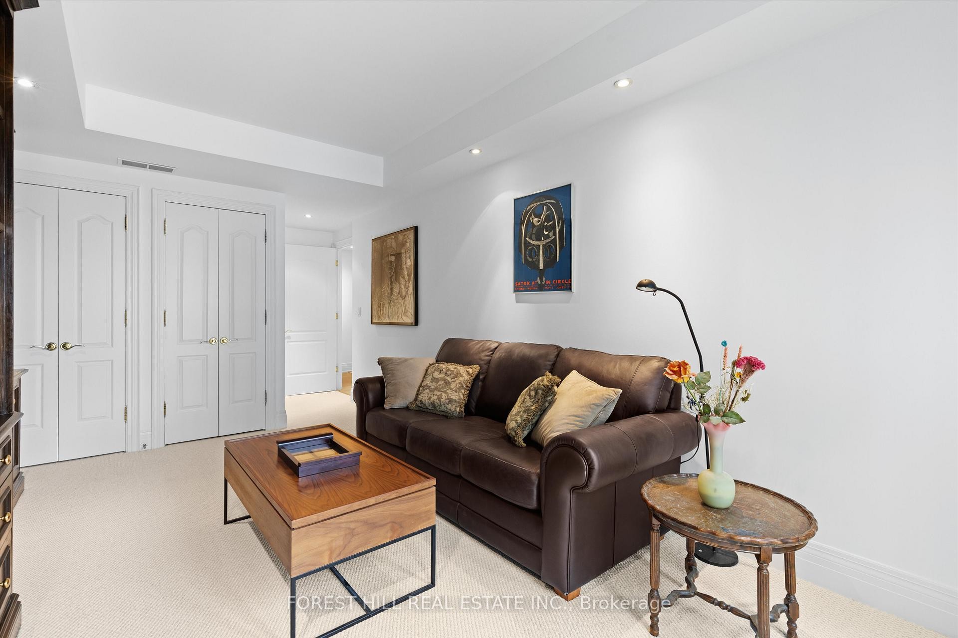 









33


Delisle

Avenue, 108,
Toronto,




ON
M4V 3C7

