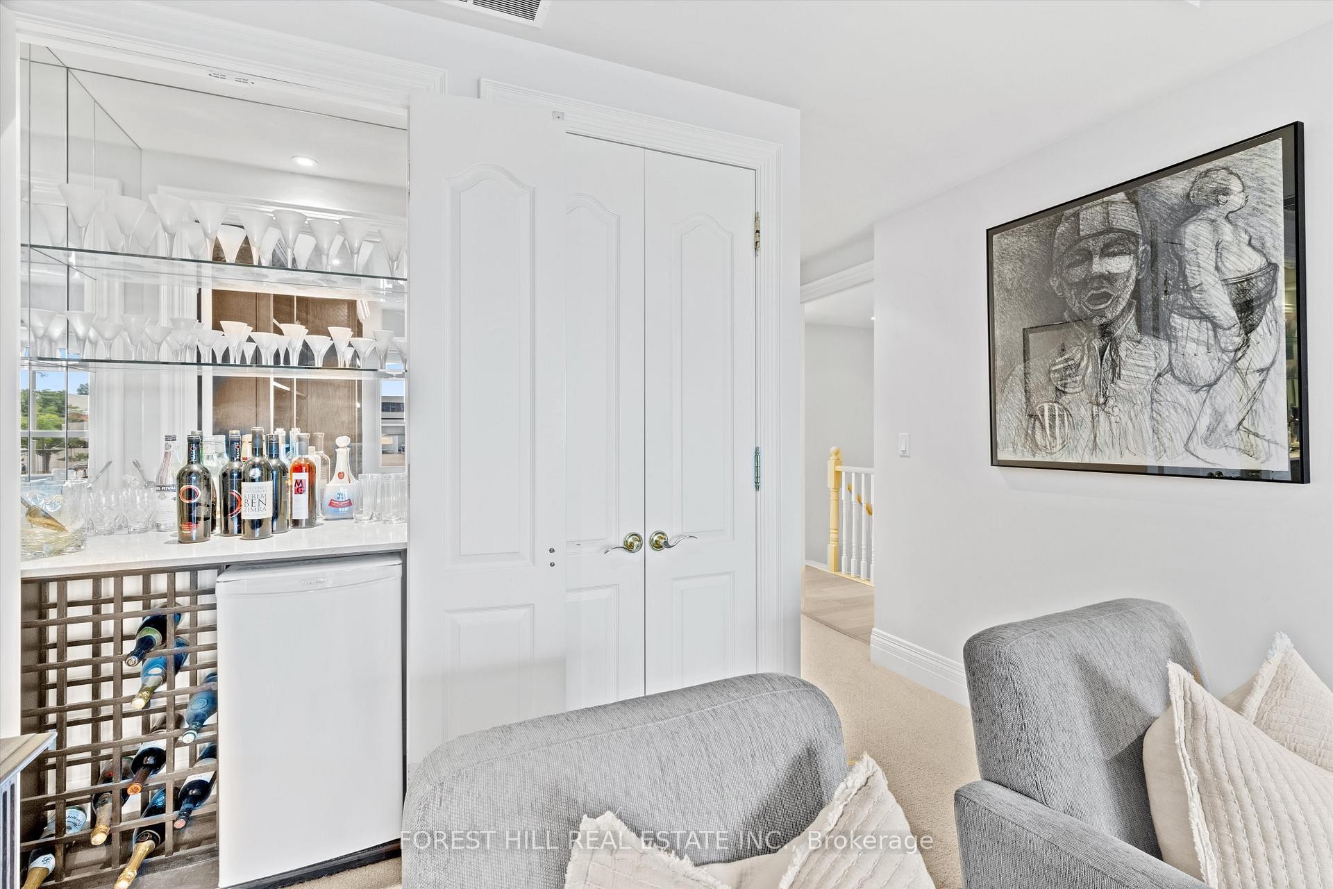 









33


Delisle

Avenue, 108,
Toronto,




ON
M4V 3C7


