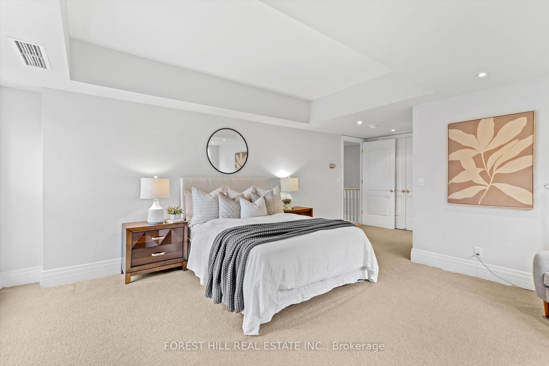 









33


Delisle

Avenue, 108,
Toronto,




ON
M4V 3C7

