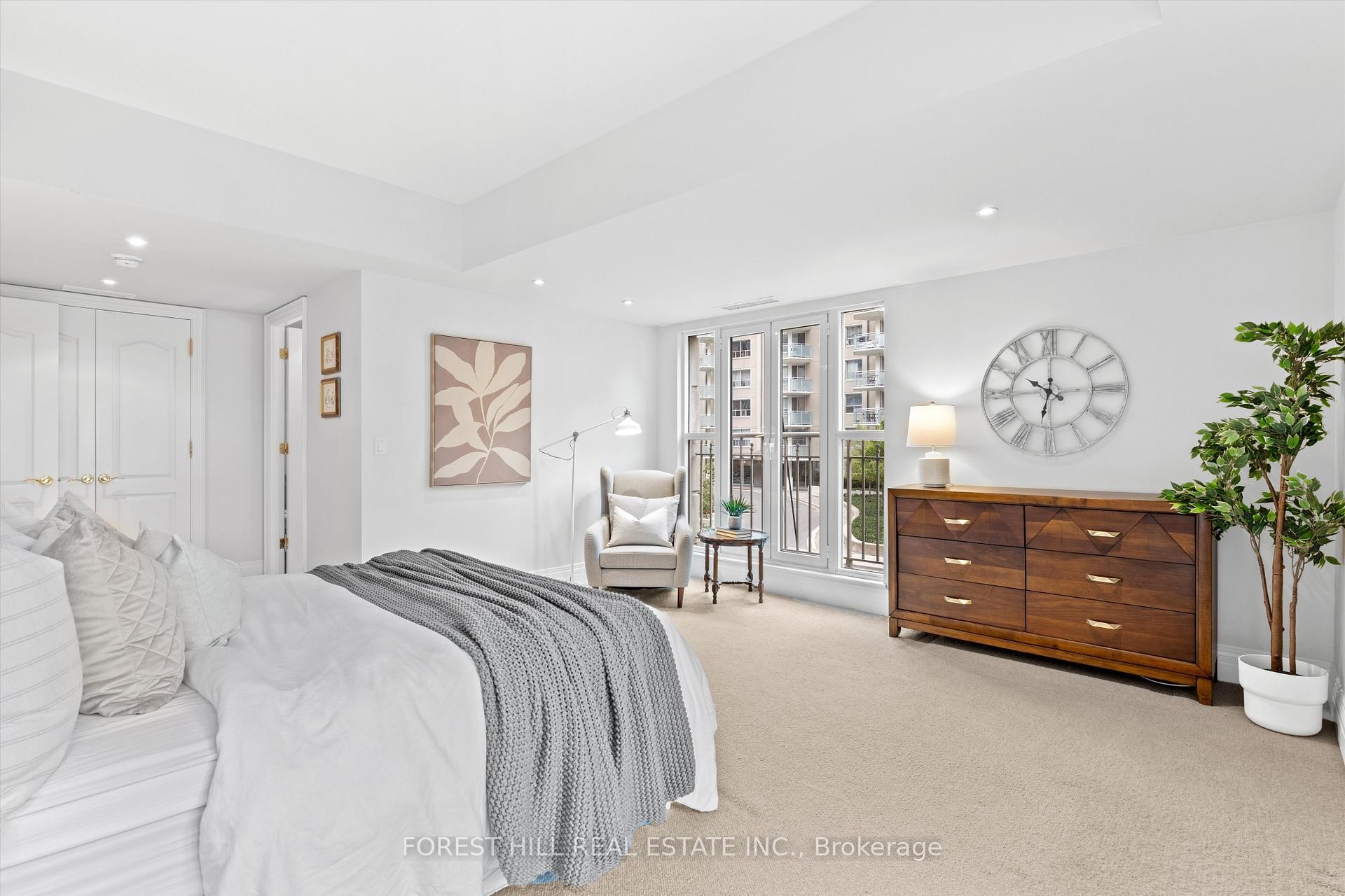 









33


Delisle

Avenue, 108,
Toronto,




ON
M4V 3C7

