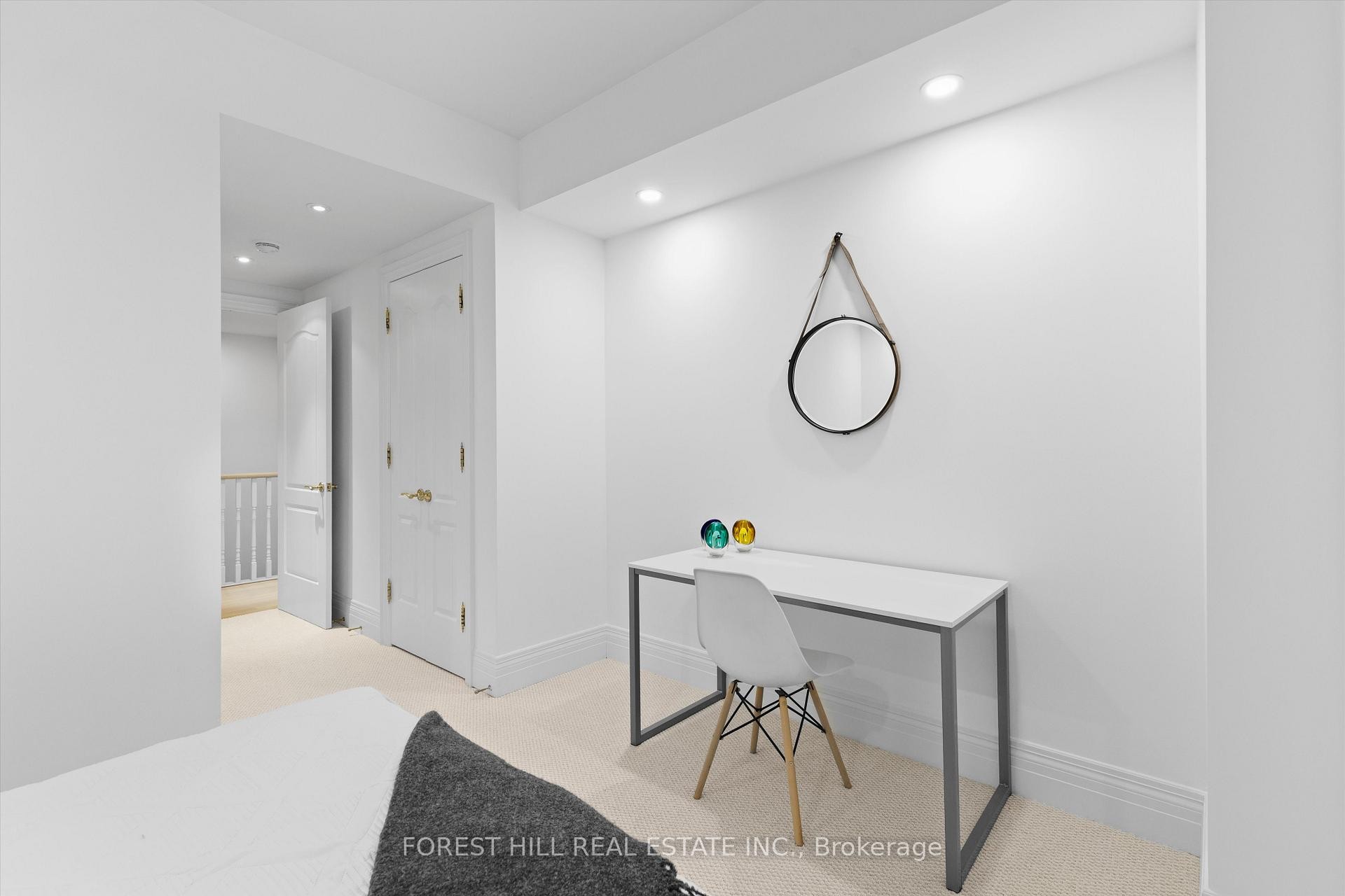 









33


Delisle

Avenue, 108,
Toronto,




ON
M4V 3C7

