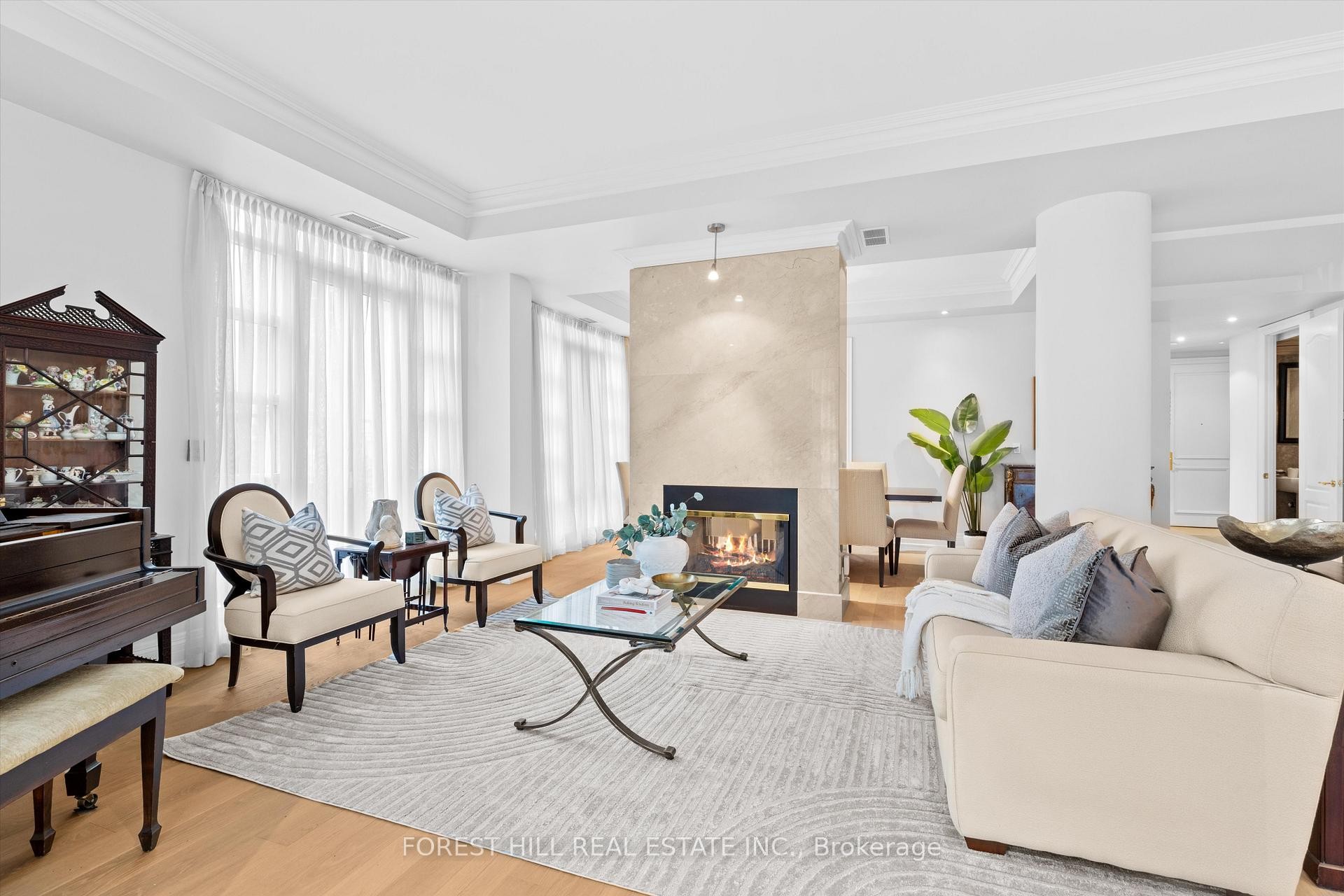 









33


Delisle

Avenue, 108,
Toronto,




ON
M4V 3C7

