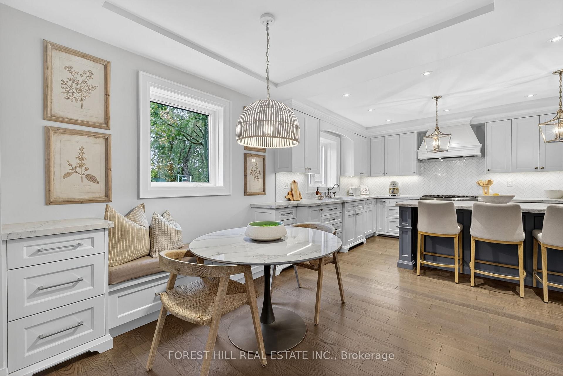 









101


Bombay

Avenue,
Toronto,




ON
M3H 1C1

