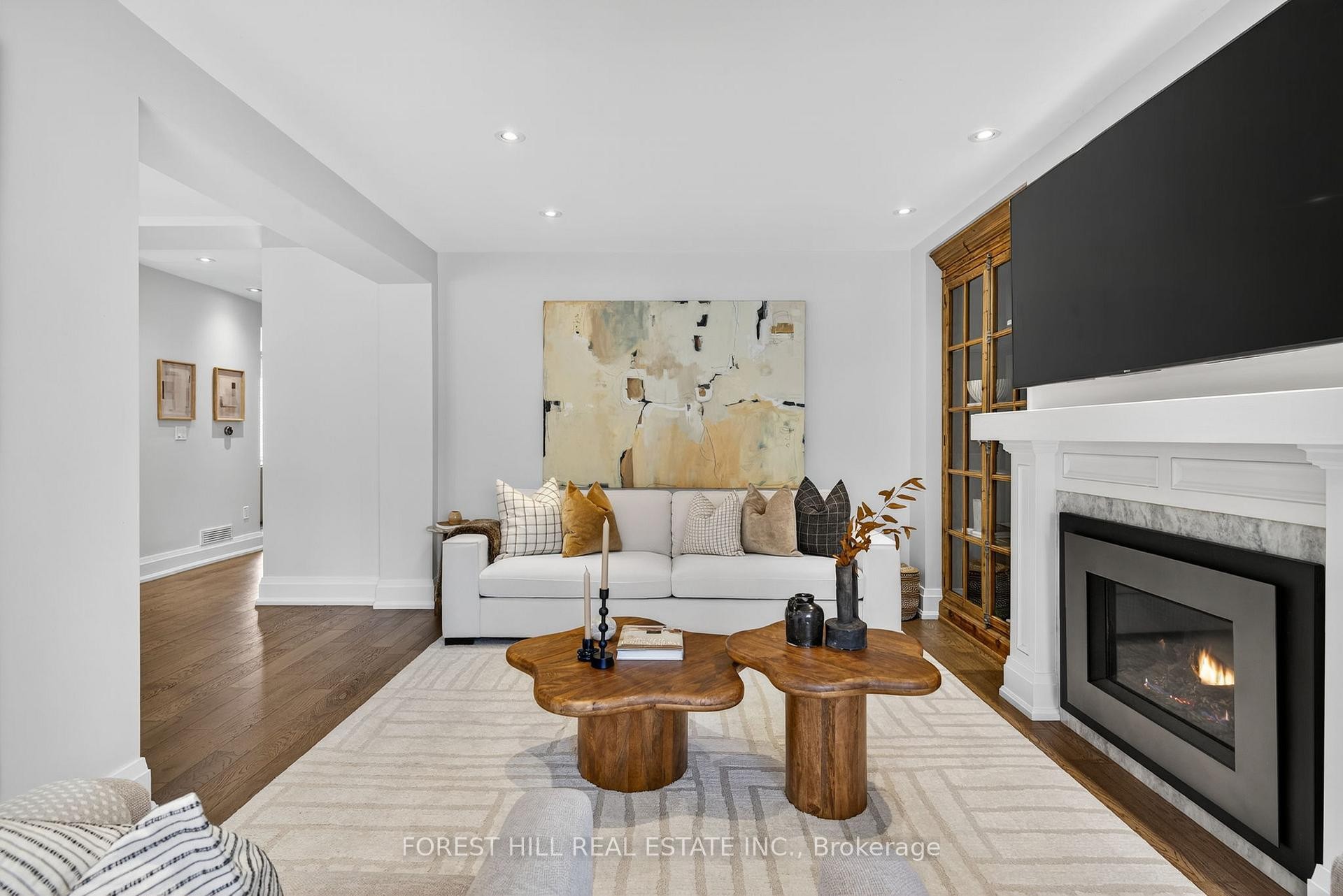









101


Bombay

Avenue,
Toronto,




ON
M3H 1C1

