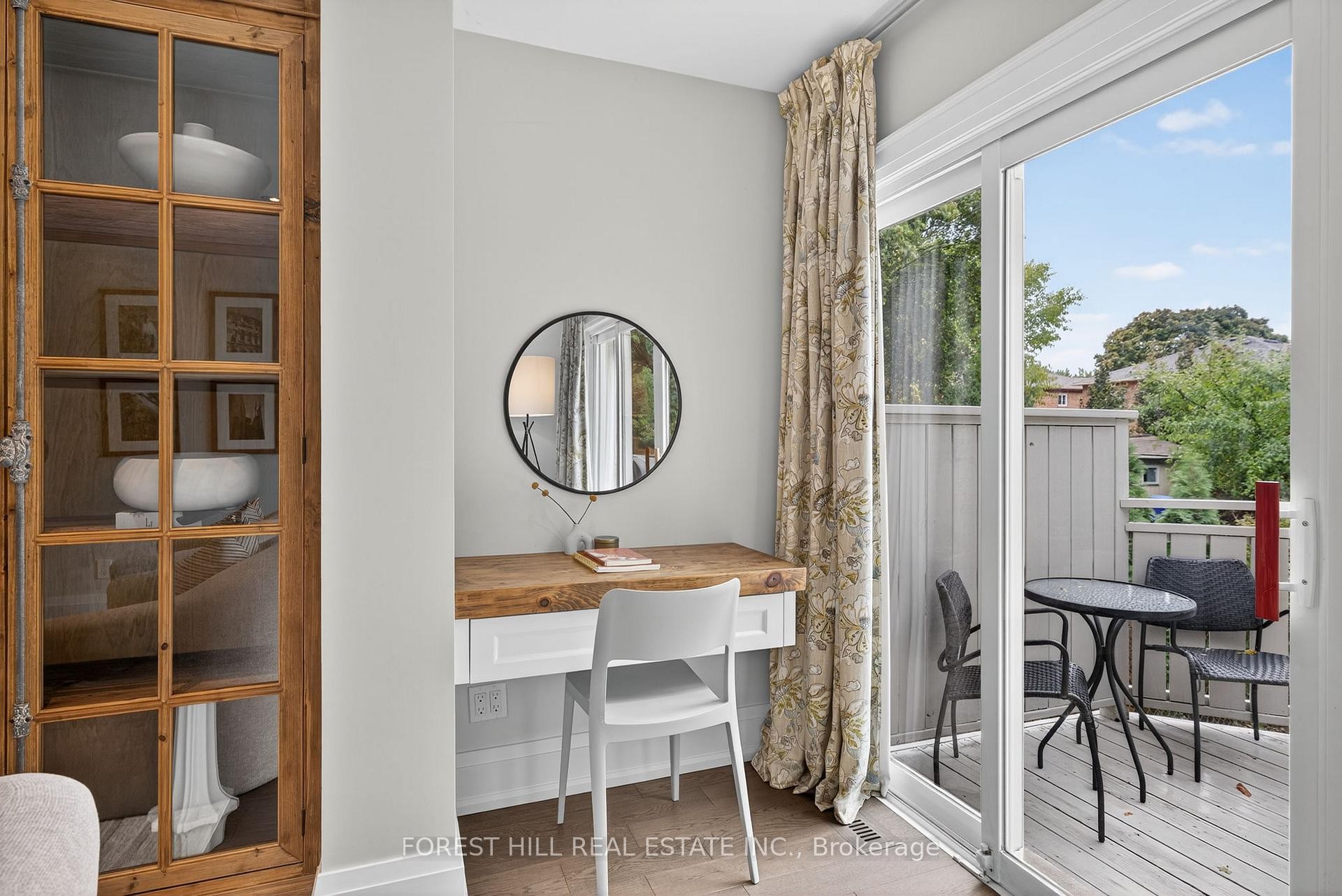 









101


Bombay

Avenue,
Toronto,




ON
M3H 1C1

