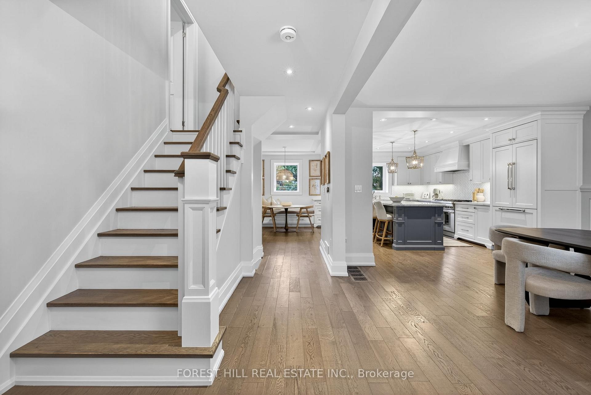 









101


Bombay

Avenue,
Toronto,




ON
M3H 1C1

