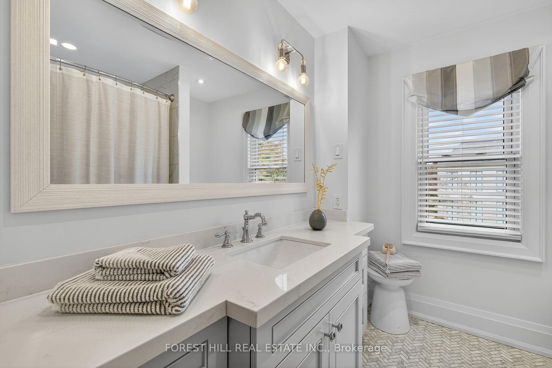 









101


Bombay

Avenue,
Toronto,




ON
M3H 1C1

