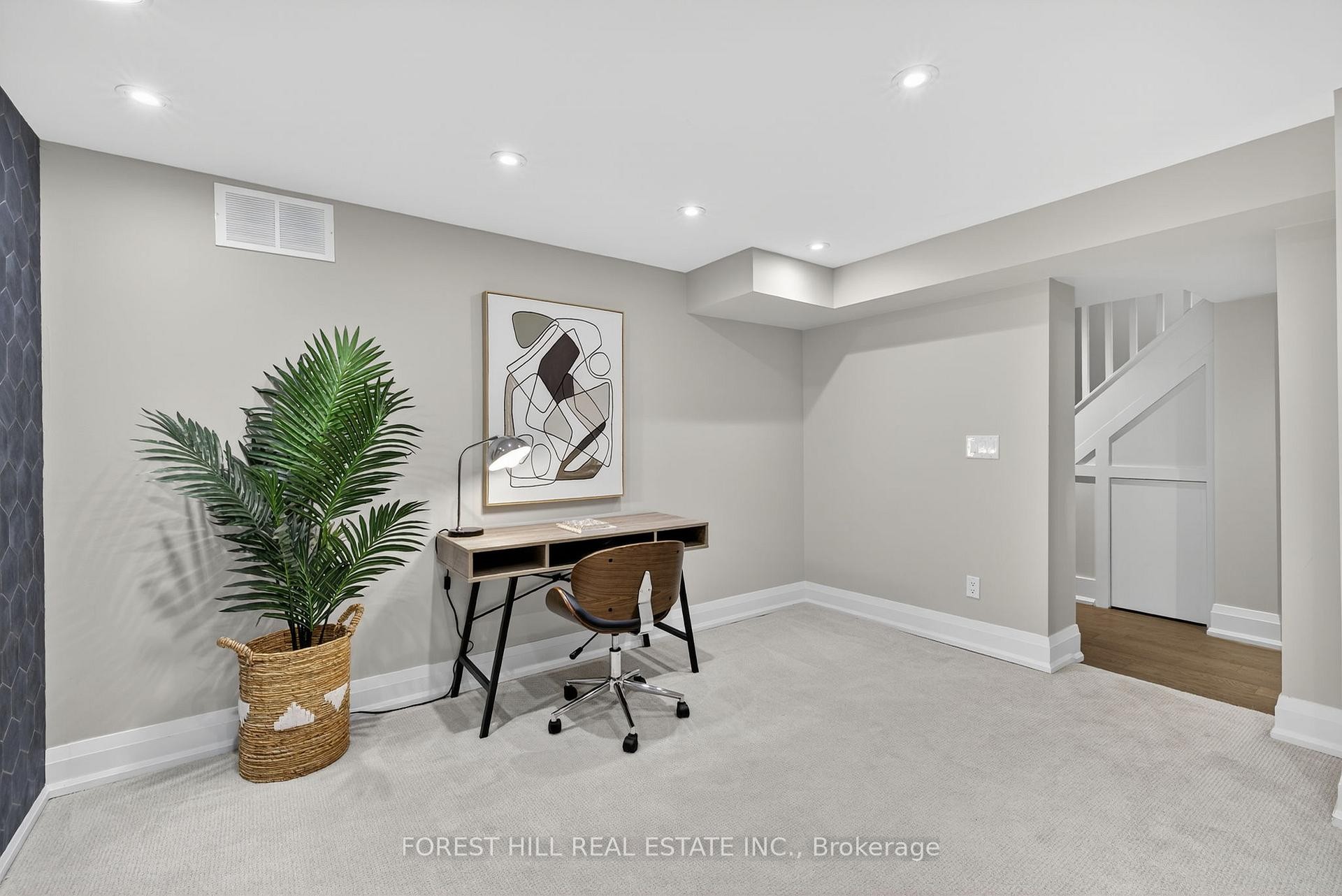 









101


Bombay

Avenue,
Toronto,




ON
M3H 1C1

