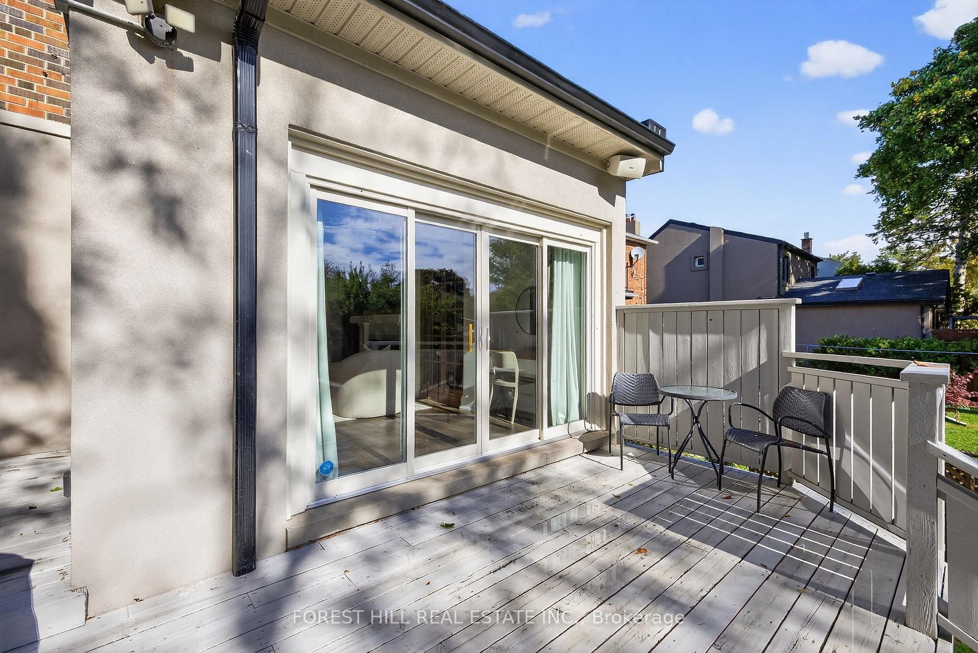 









101


Bombay

Avenue,
Toronto,




ON
M3H 1C1

