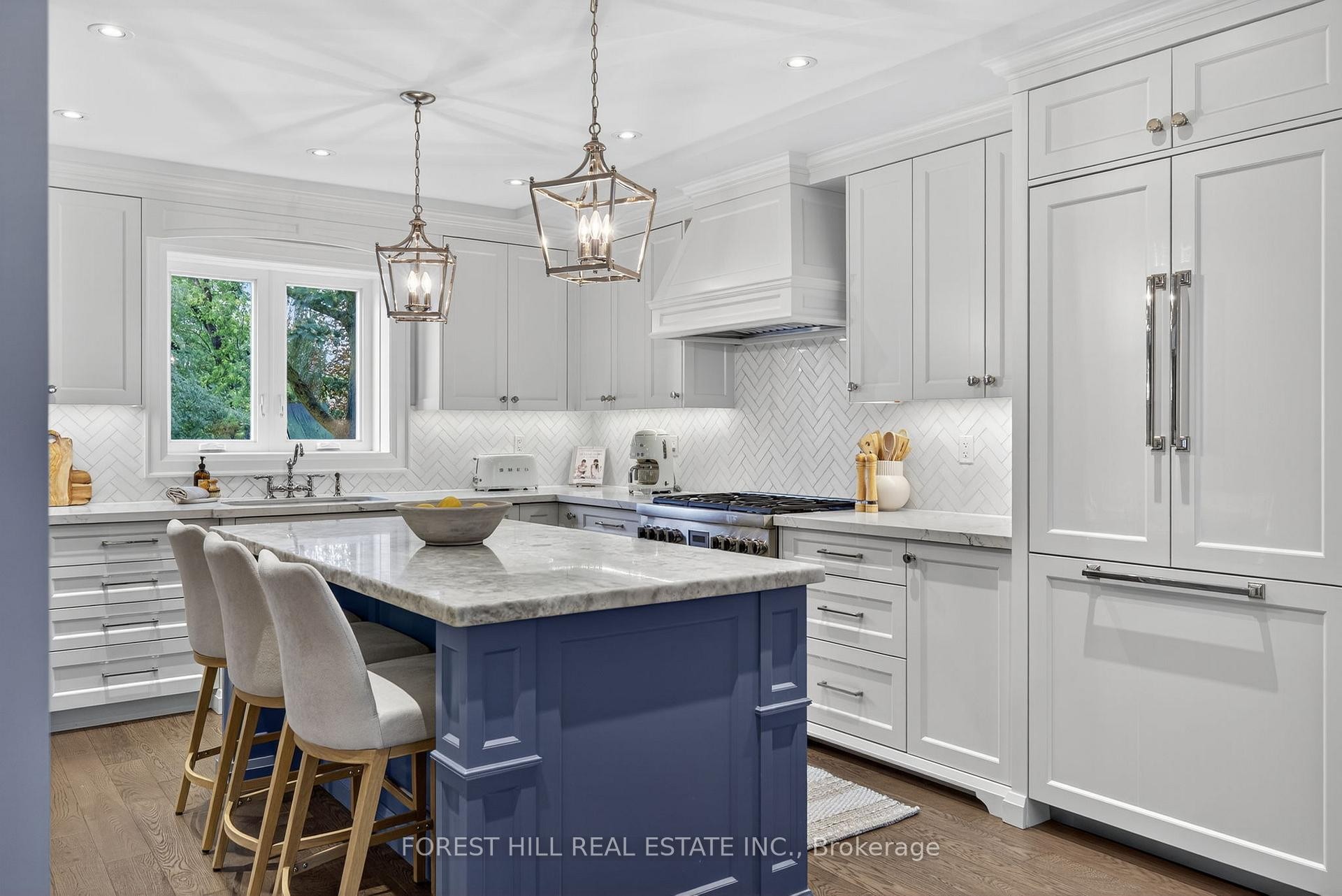 









101


Bombay

Avenue,
Toronto,




ON
M3H 1C1

