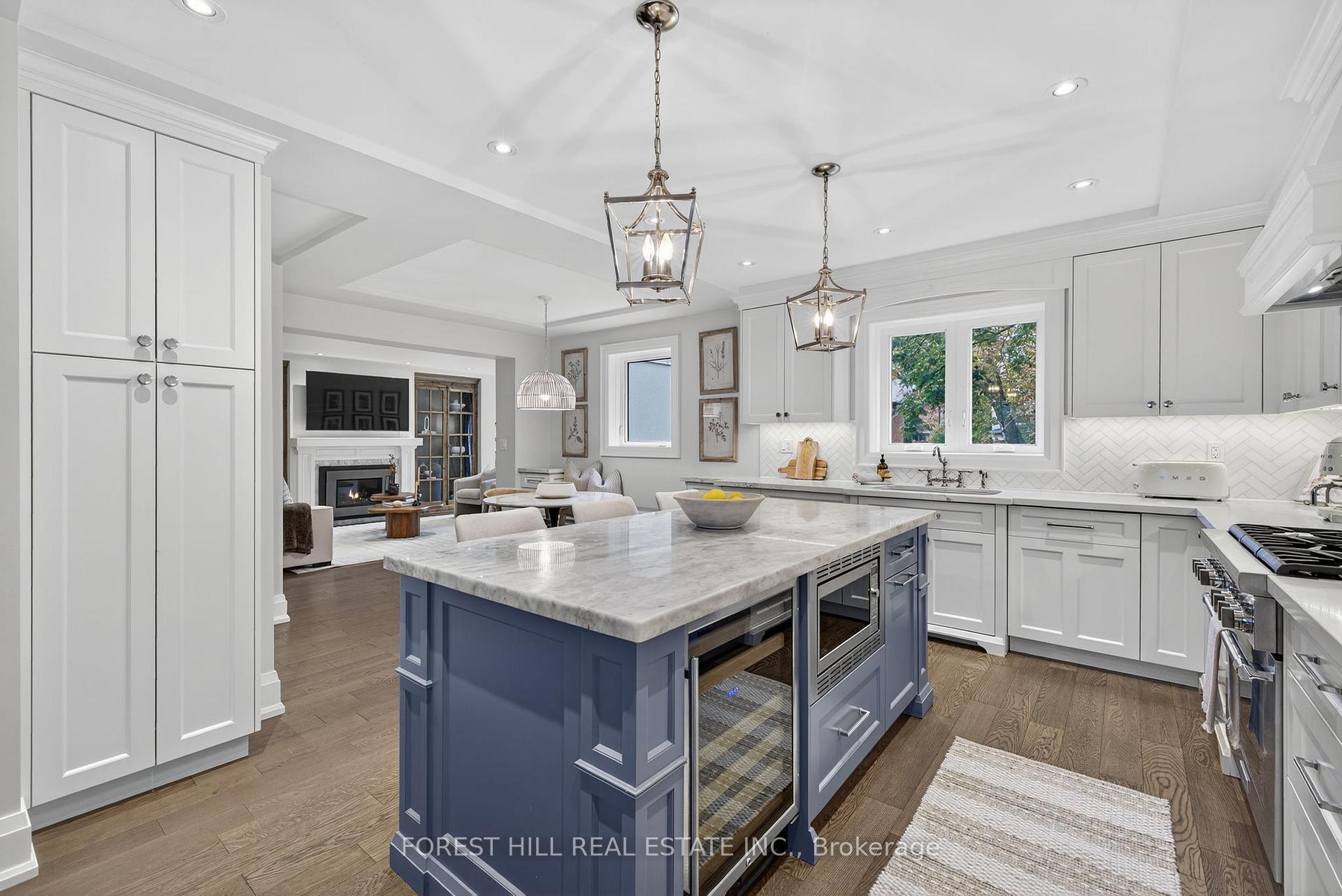 









101


Bombay

Avenue,
Toronto,




ON
M3H 1C1

