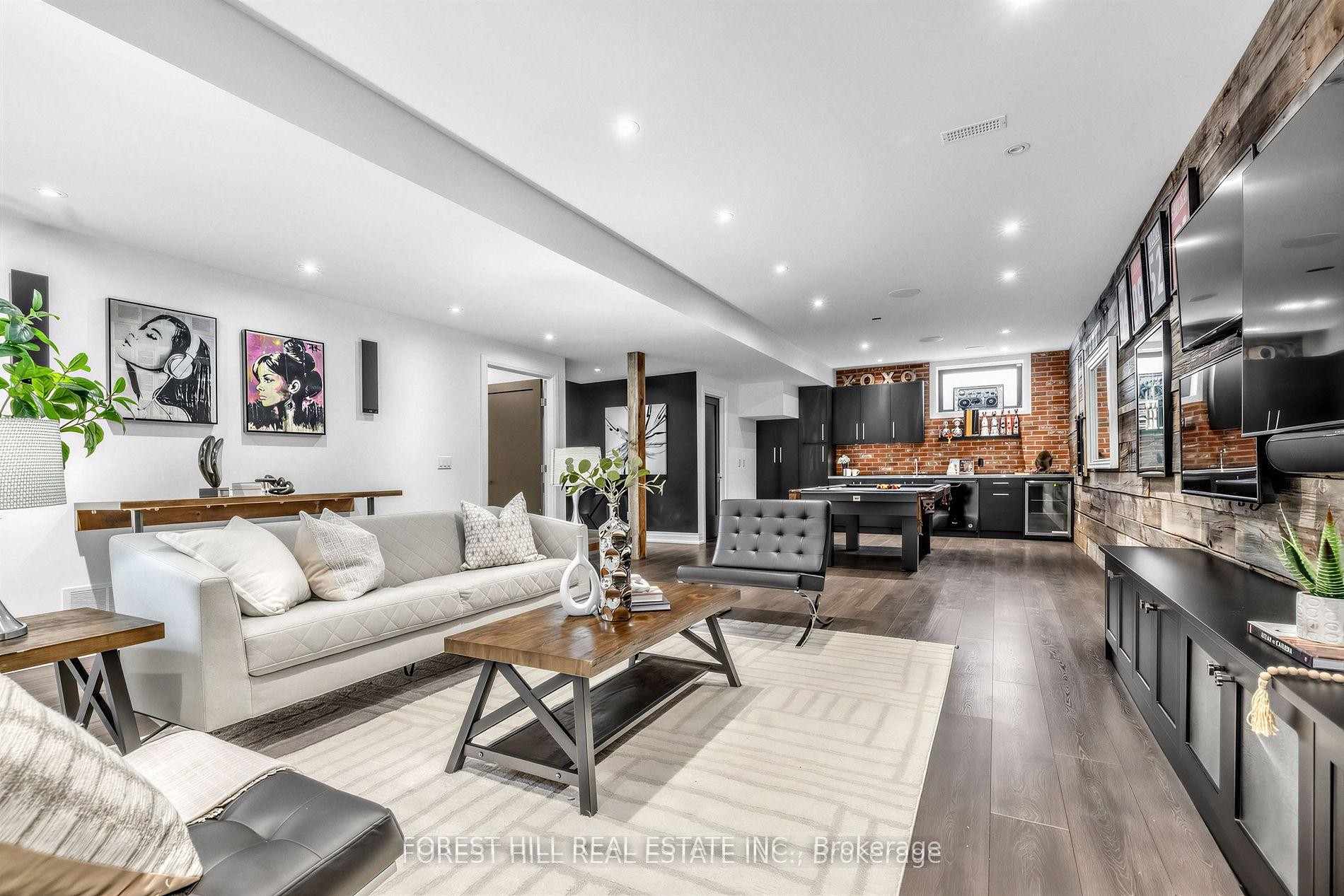 









41


Invermay

Avenue,
Toronto,




ON
M3H 1Z1

