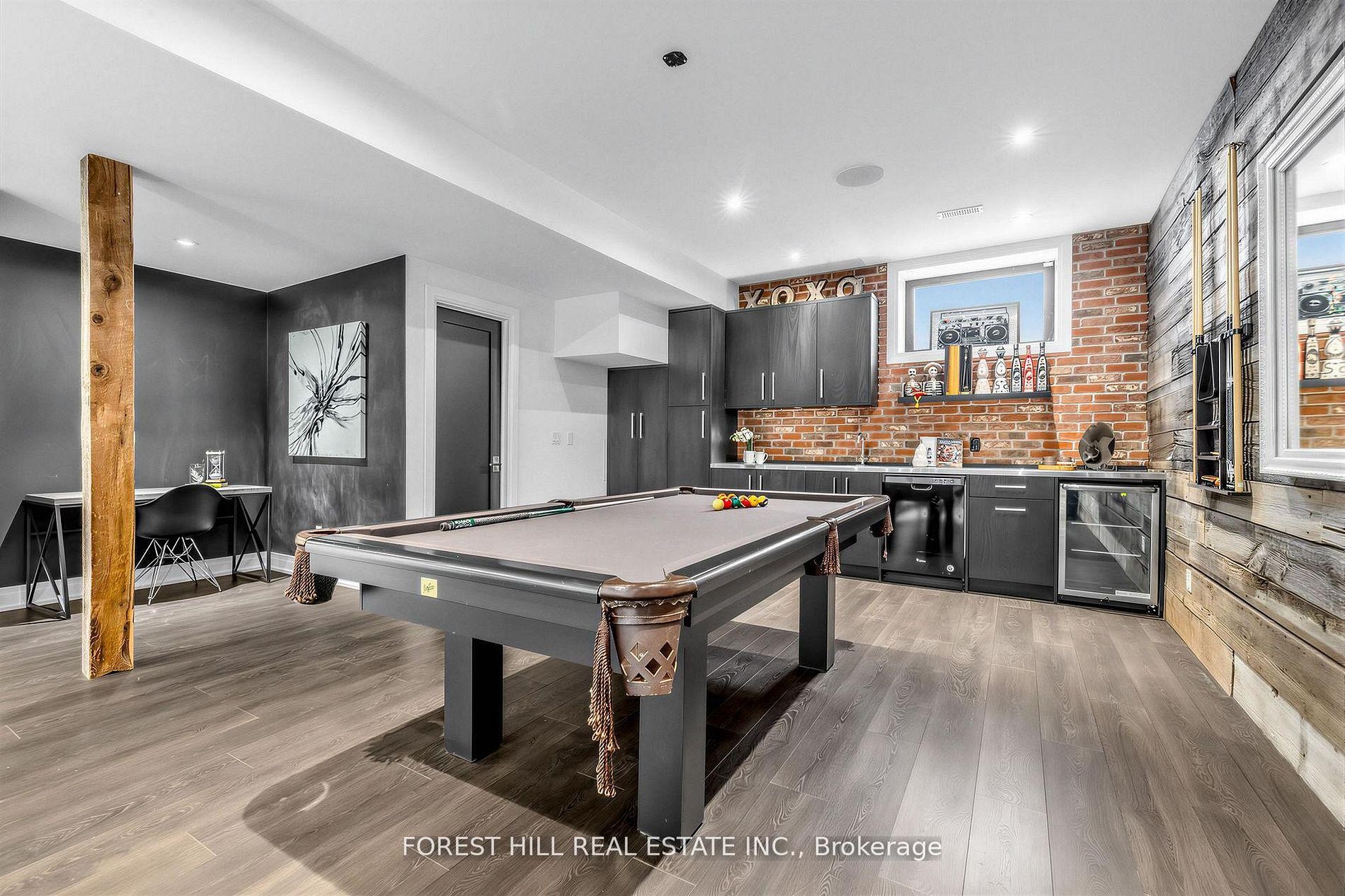 









41


Invermay

Avenue,
Toronto,




ON
M3H 1Z1

