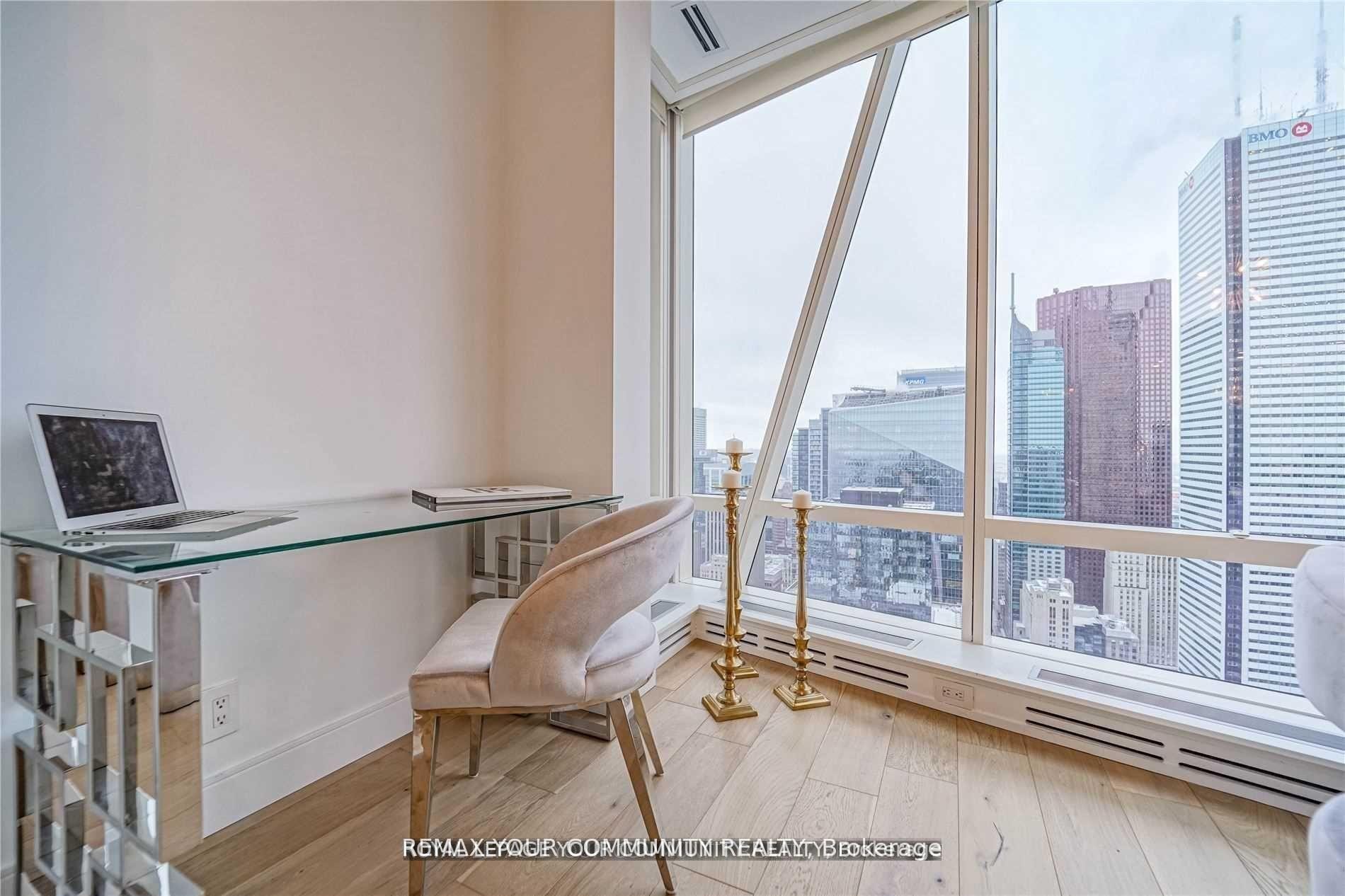 









180


University

Avenue, 5207,
Toronto,




ON
M5H 0A2

