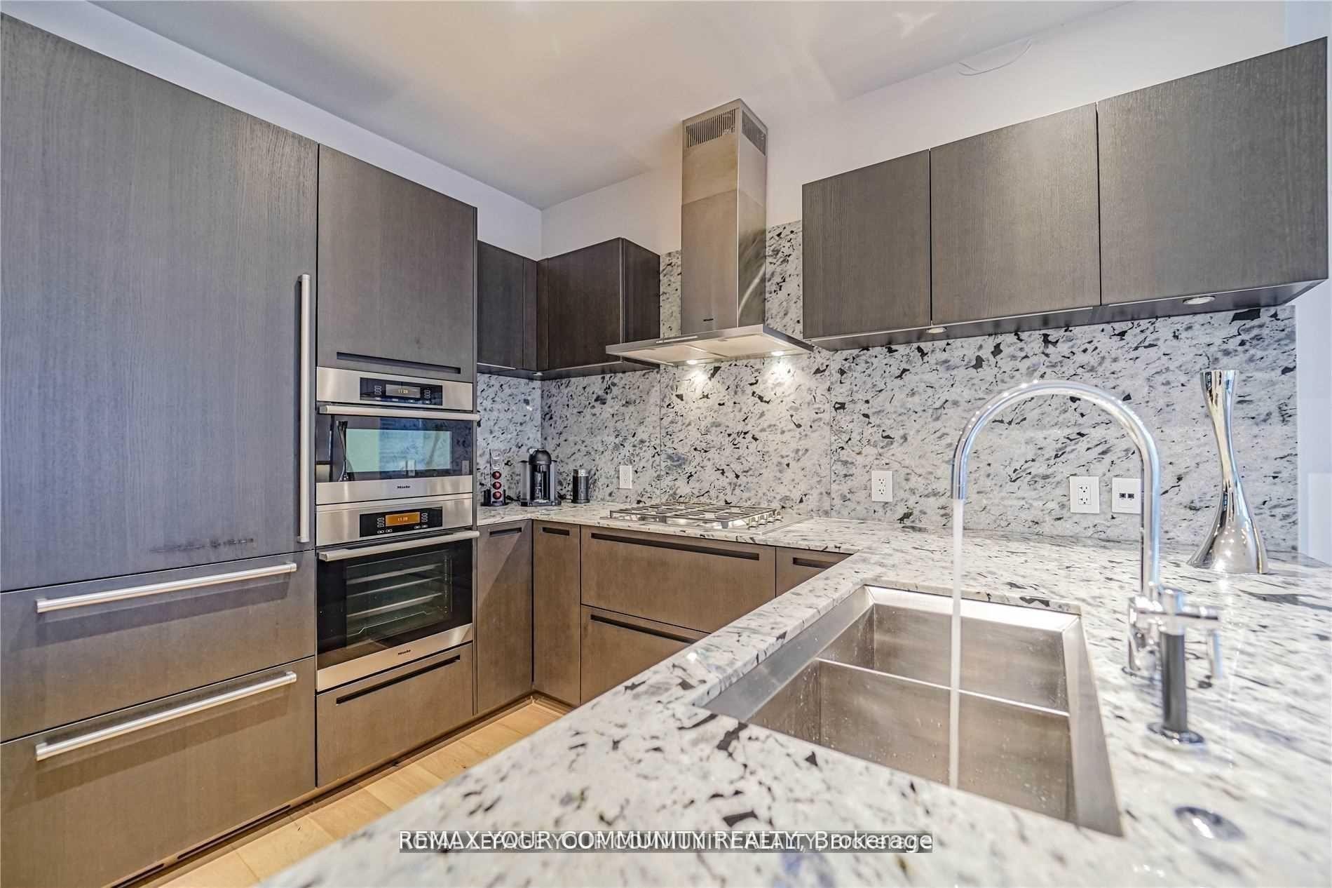 









180


University

Avenue, 5207,
Toronto,




ON
M5H 0A2

