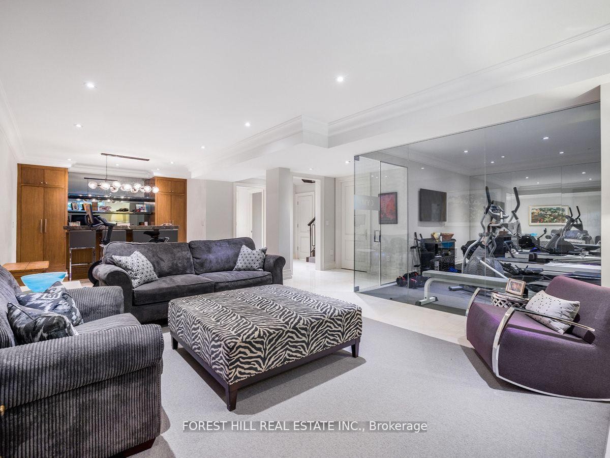 









19


Vesta

Drive,
Toronto,




ON
M5P 2Z4

