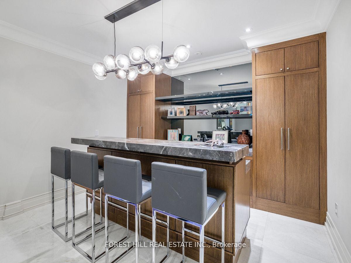 









19


Vesta

Drive,
Toronto,




ON
M5P 2Z4

