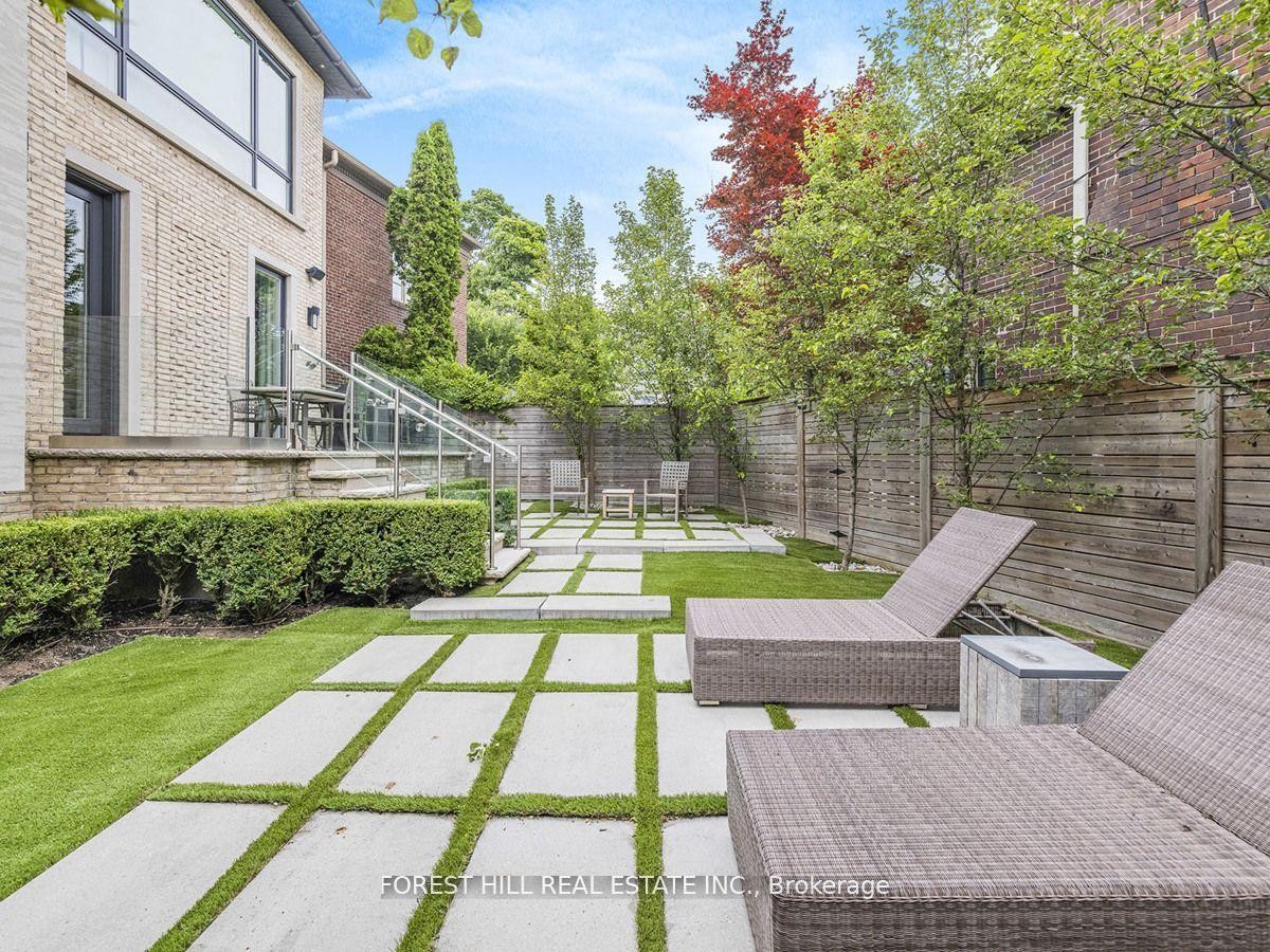 









19


Vesta

Drive,
Toronto,




ON
M5P 2Z4

