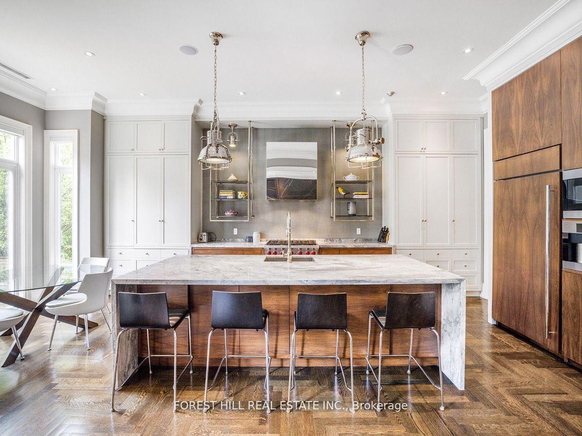 









19


Vesta

Drive,
Toronto,




ON
M5P 2Z4


