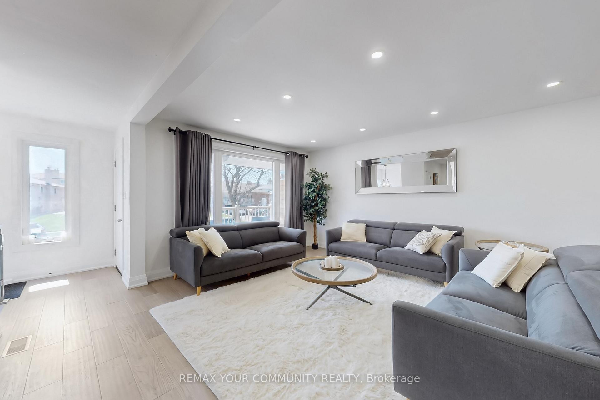 









26


Faye

Drive,
Toronto,




ON
M2J 3S6

