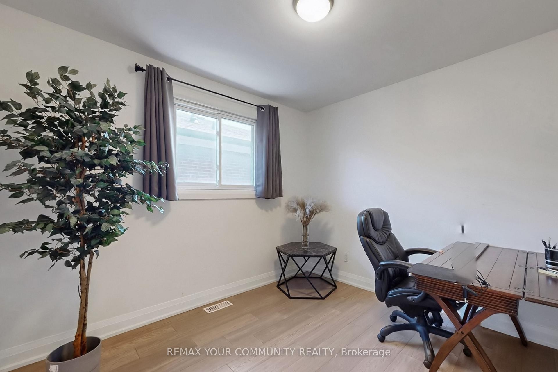 









26


Faye

Drive,
Toronto,




ON
M2J 3S6

