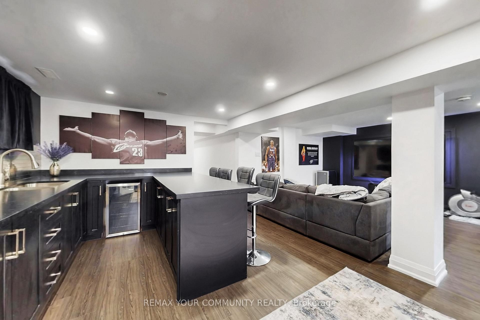 









26


Faye

Drive,
Toronto,




ON
M2J 3S6

