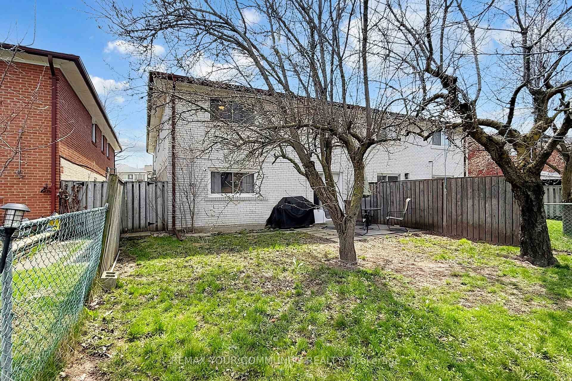 









26


Faye

Drive,
Toronto,




ON
M2J 3S6

