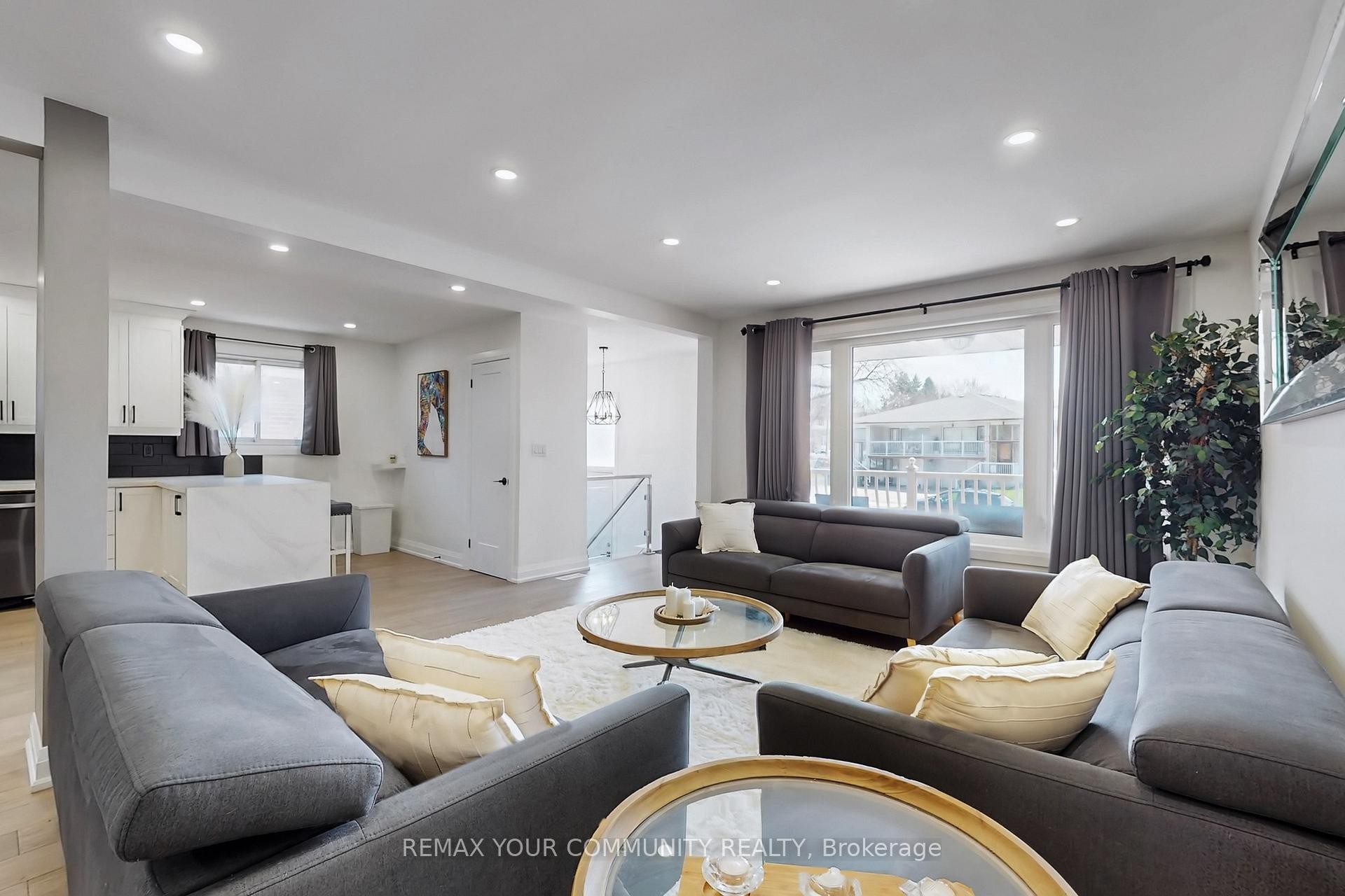 









26


Faye

Drive,
Toronto,




ON
M2J 3S6

