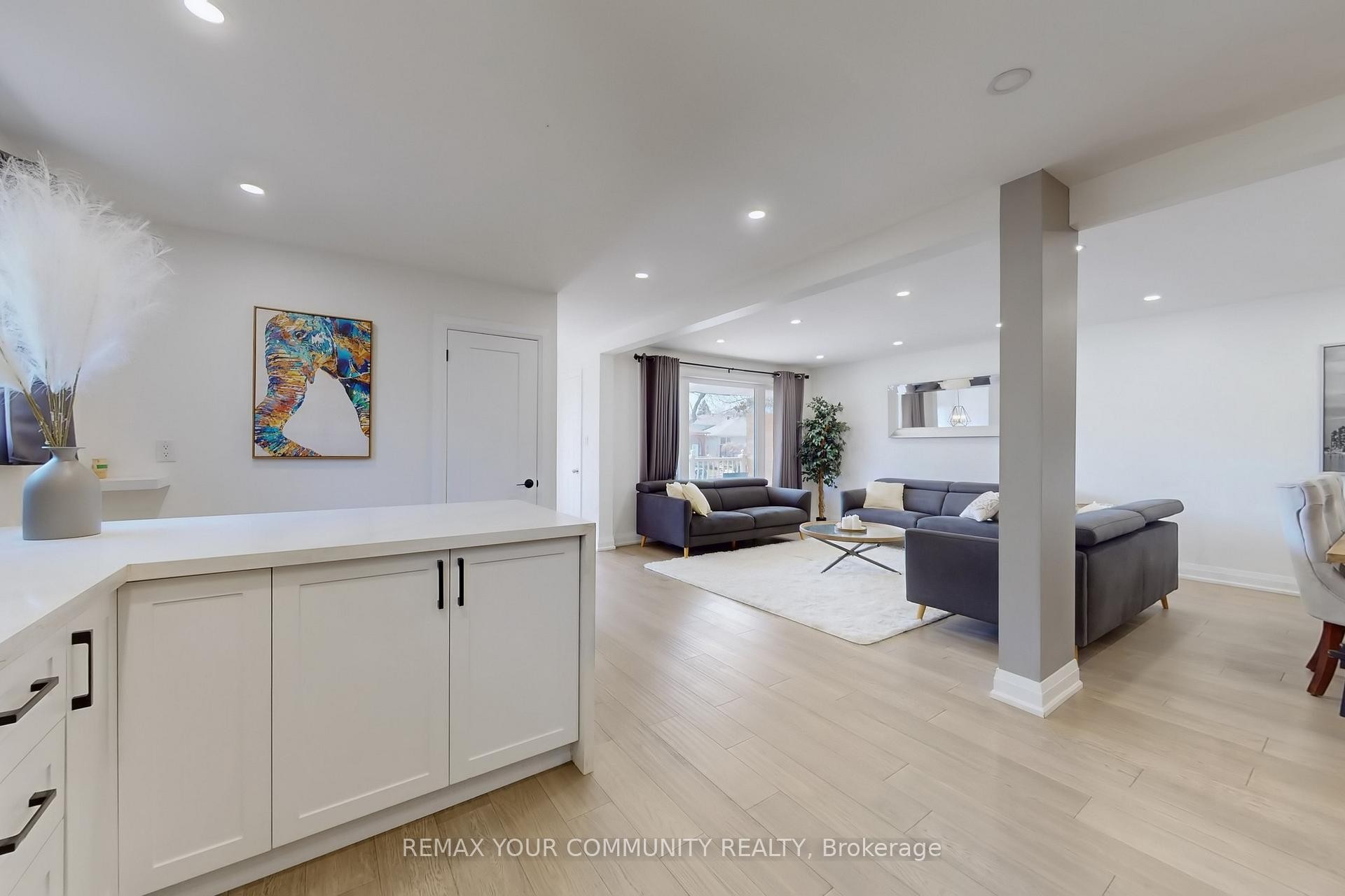 









26


Faye

Drive,
Toronto,




ON
M2J 3S6

