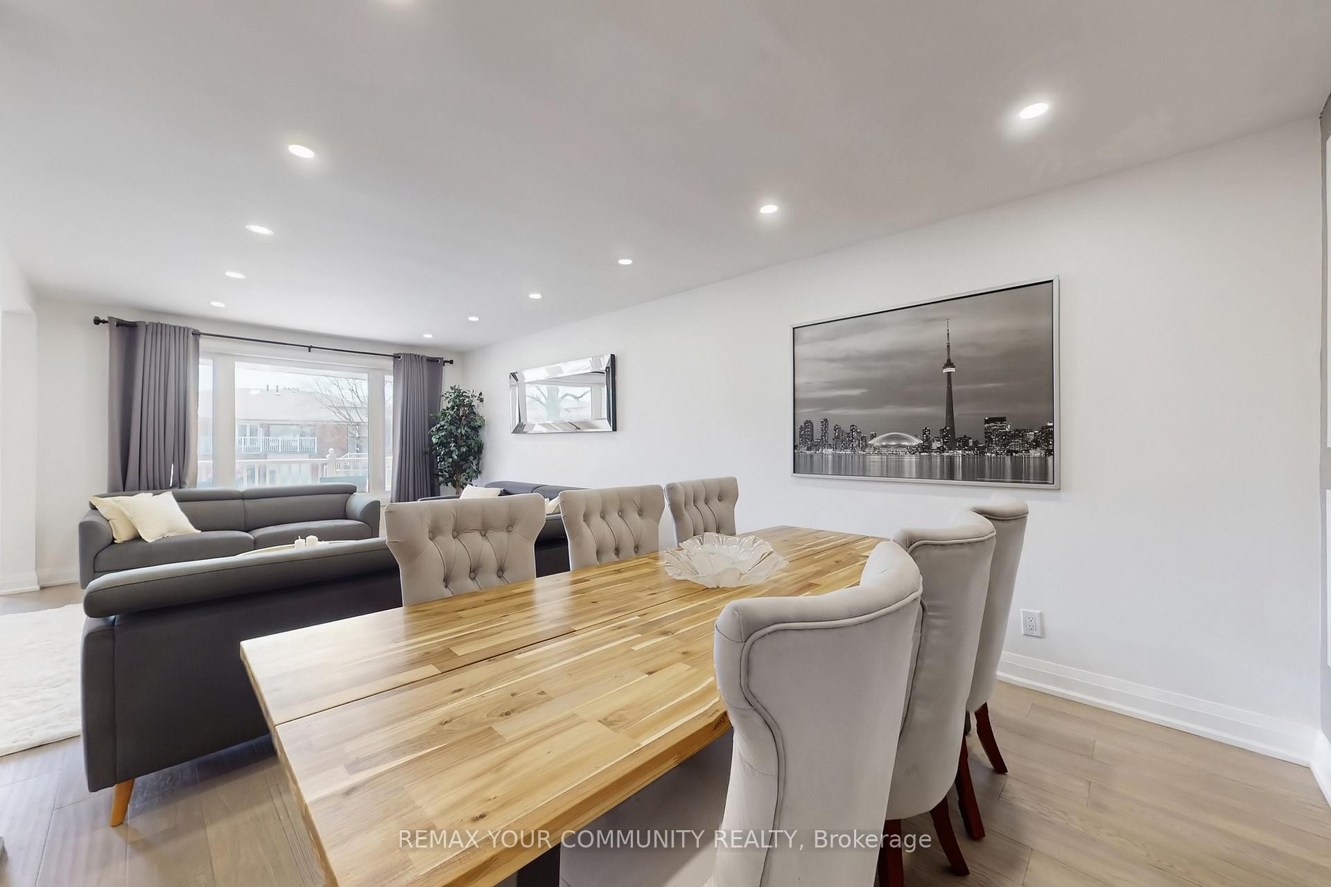 









26


Faye

Drive,
Toronto,




ON
M2J 3S6

