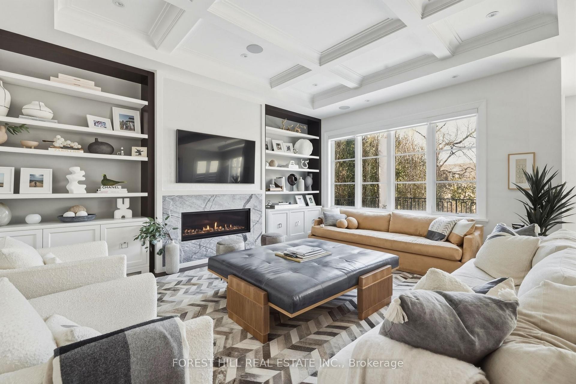 









48


Old Forest Hill

Road,
Toronto,




ON
M5P 2P9

