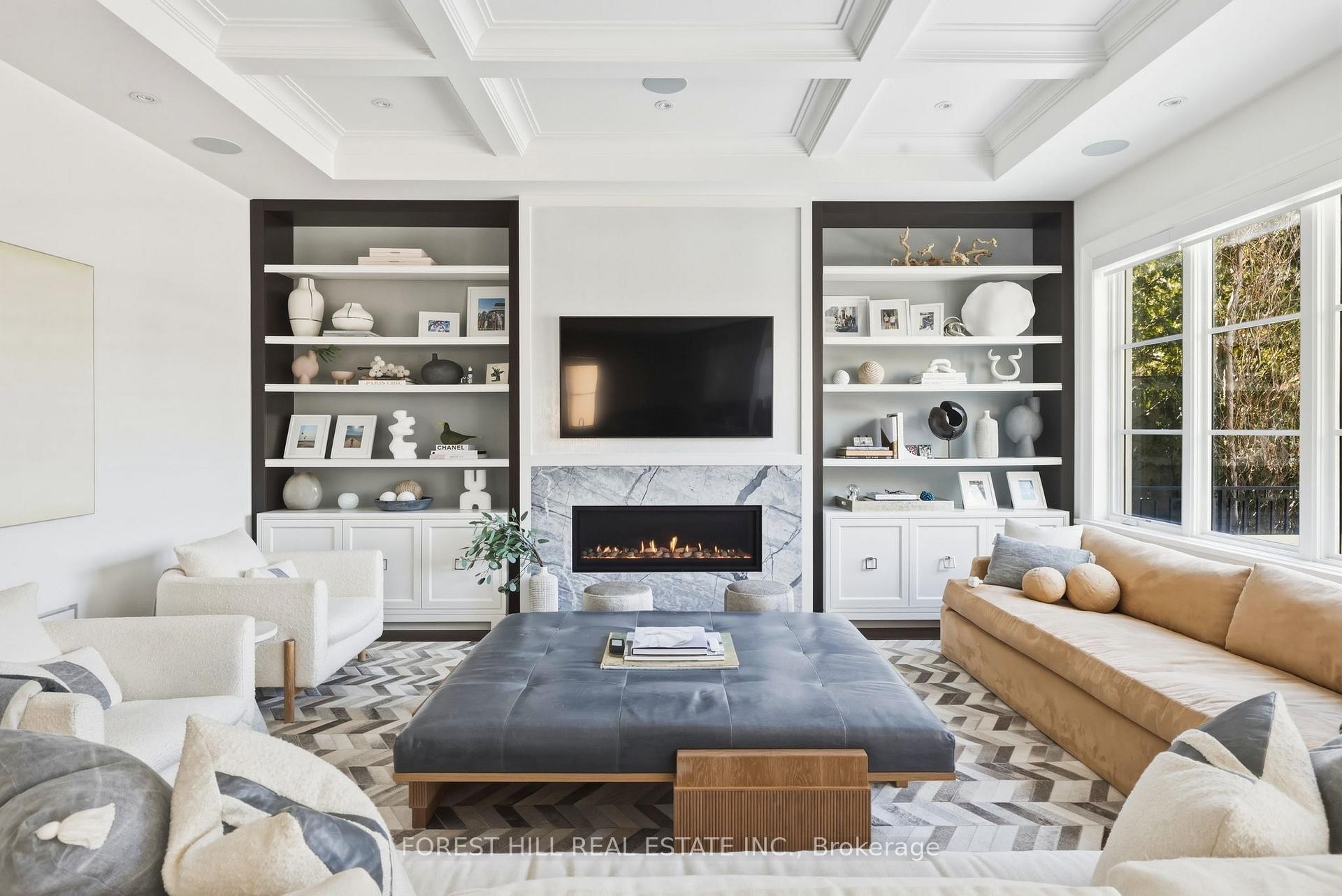 









48


Old Forest Hill

Road,
Toronto,




ON
M5P 2P9

