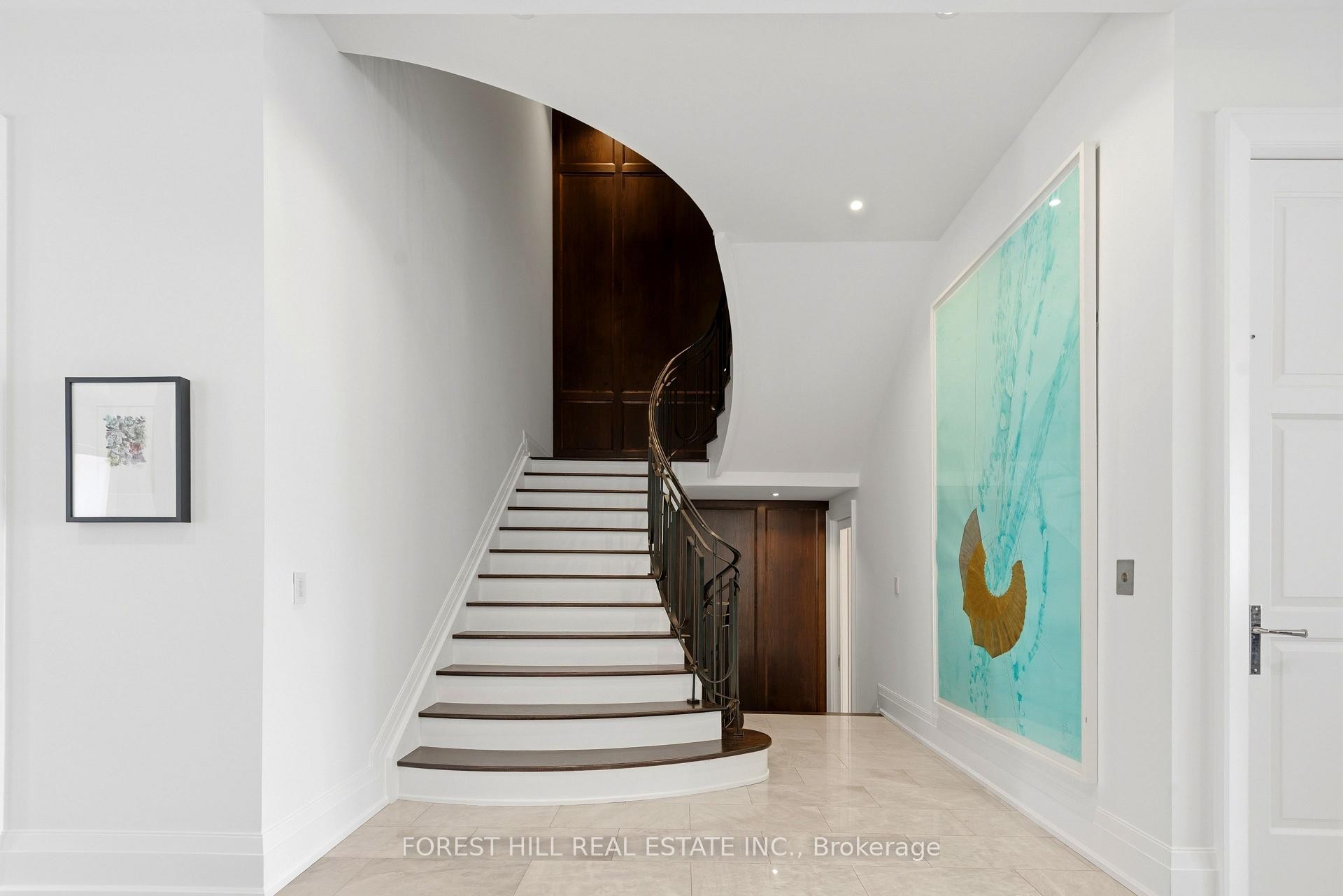 









48


Old Forest Hill

Road,
Toronto,




ON
M5P 2P9

