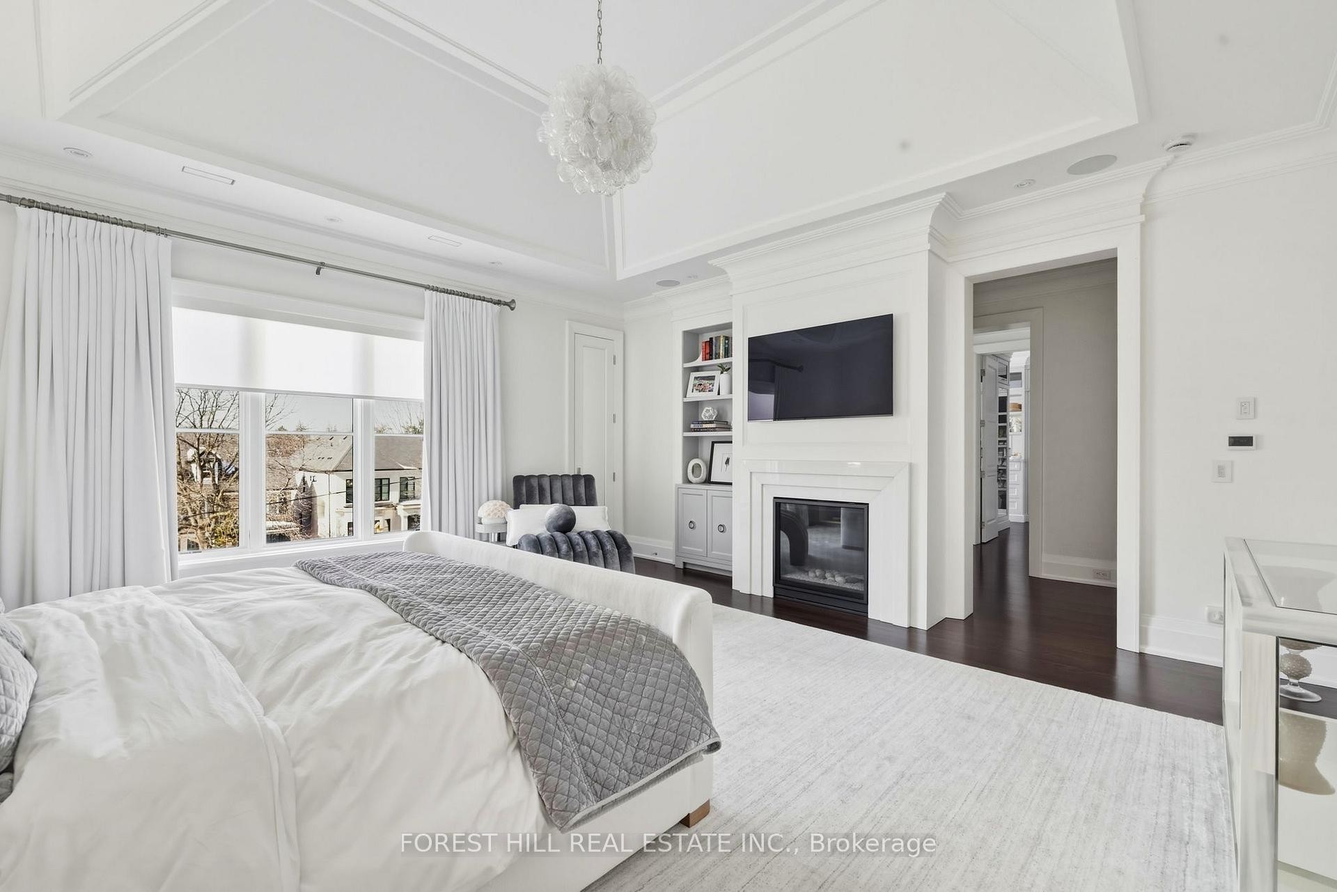 









48


Old Forest Hill

Road,
Toronto,




ON
M5P 2P9


