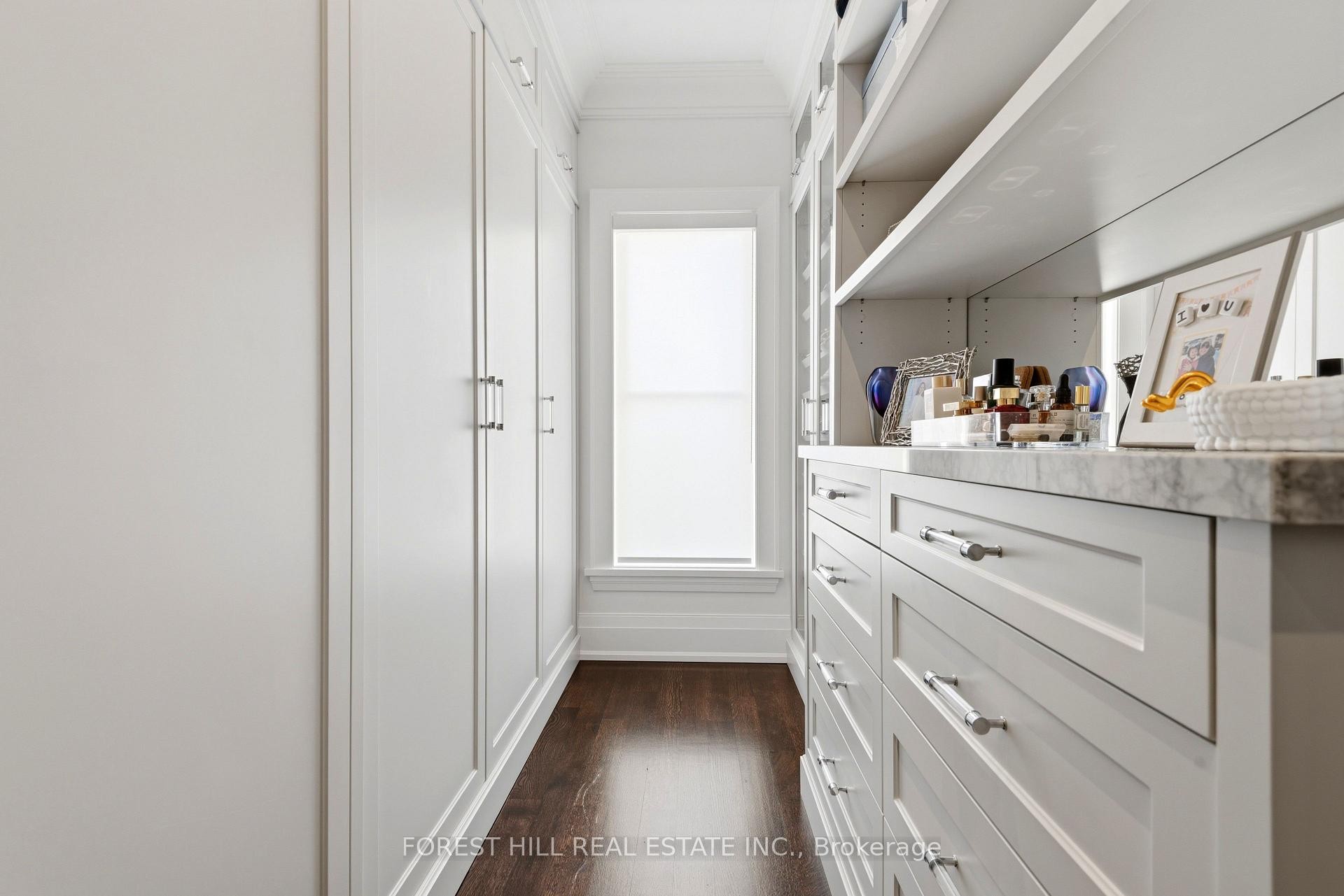 









48


Old Forest Hill

Road,
Toronto,




ON
M5P 2P9

