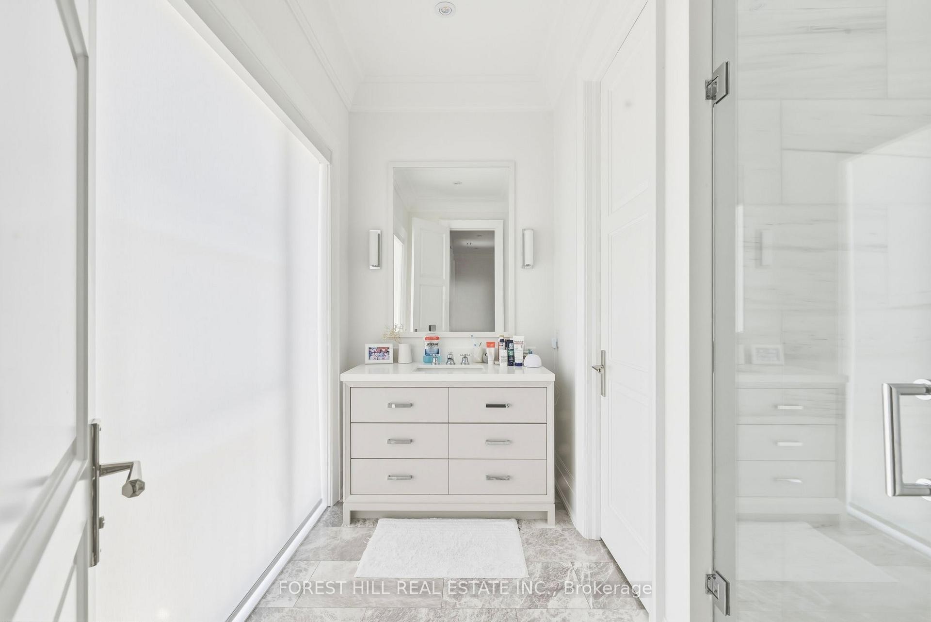 









48


Old Forest Hill

Road,
Toronto,




ON
M5P 2P9


