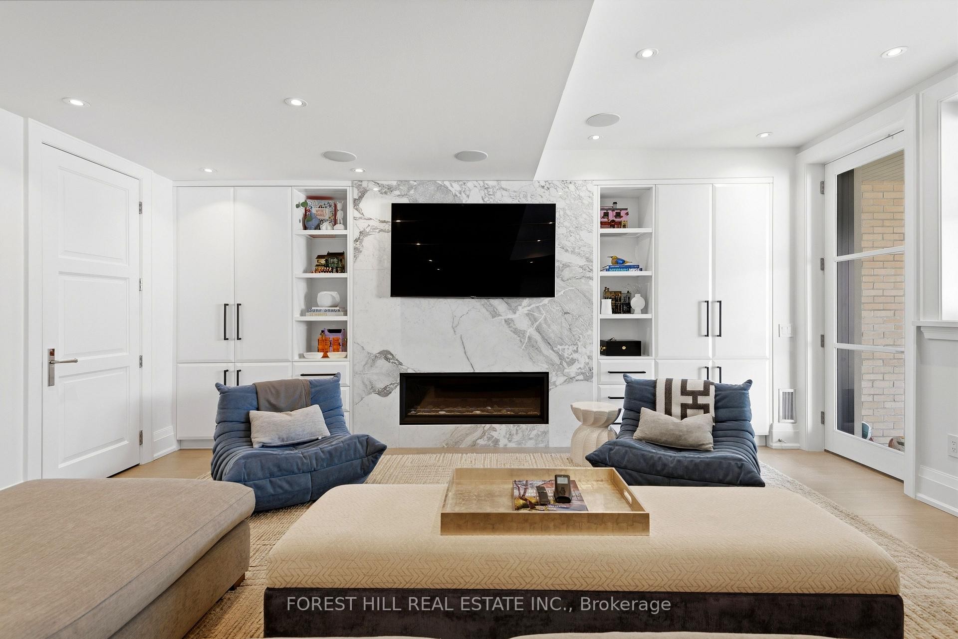 









48


Old Forest Hill

Road,
Toronto,




ON
M5P 2P9

