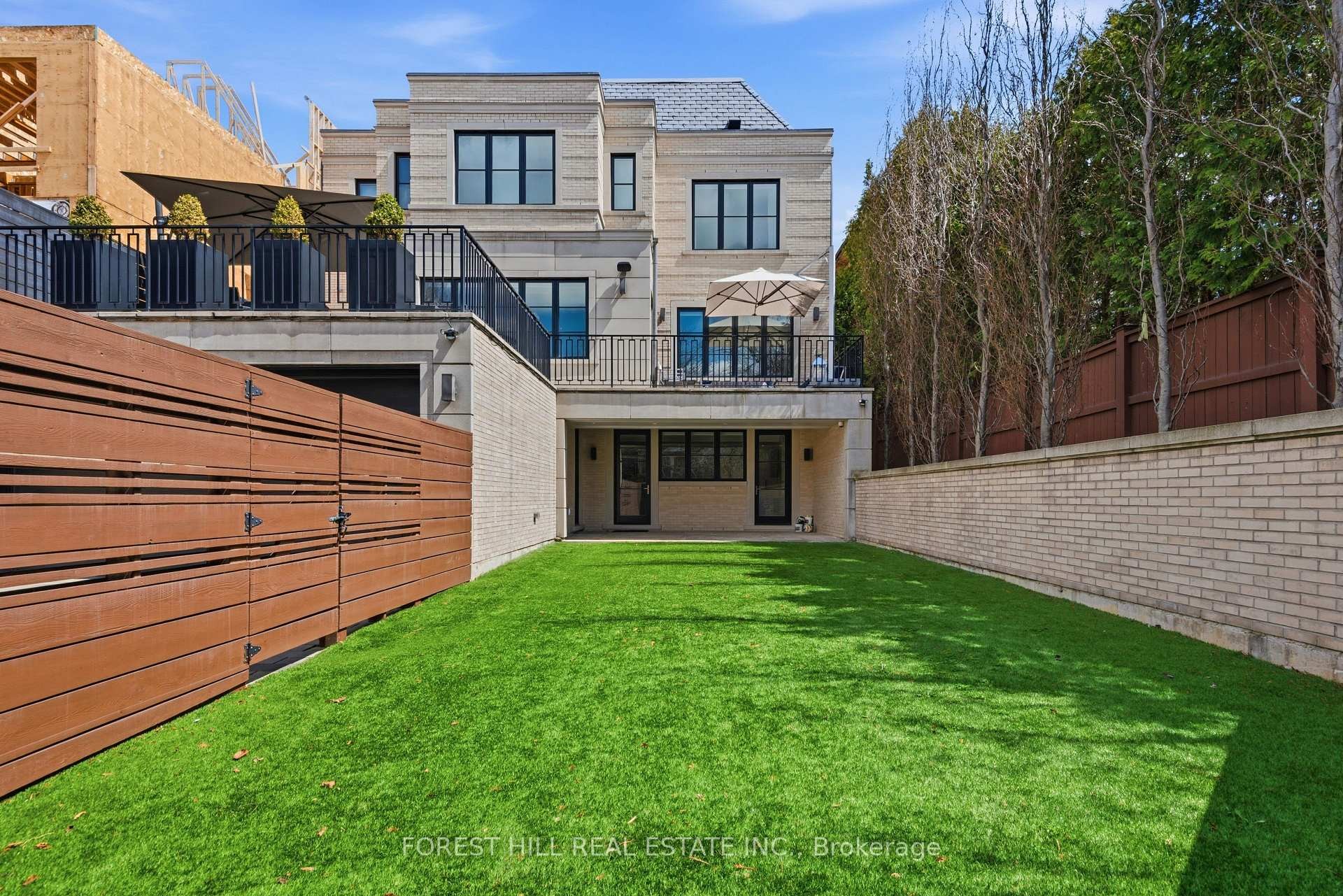 









48


Old Forest Hill

Road,
Toronto,




ON
M5P 2P9

