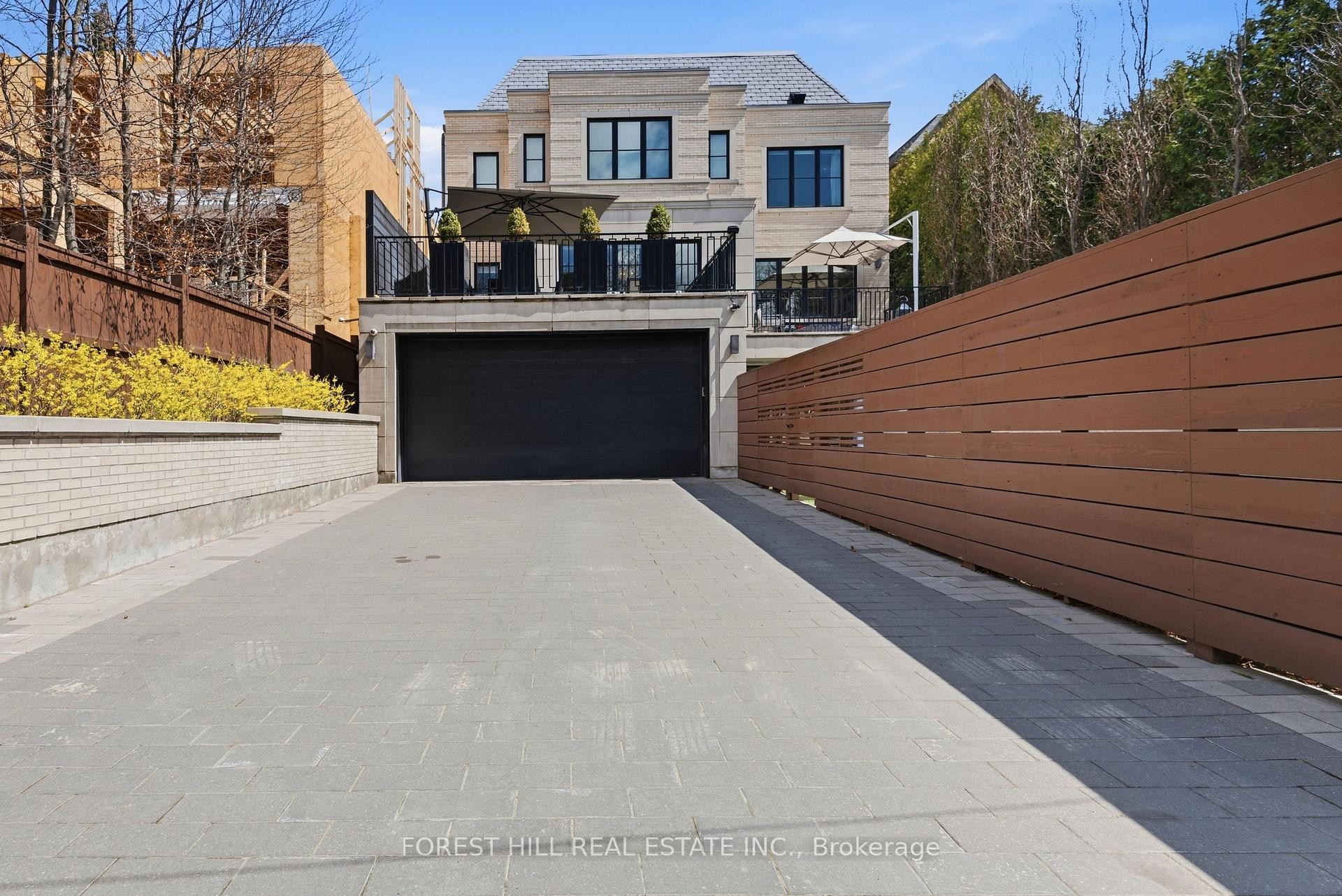 









48


Old Forest Hill

Road,
Toronto,




ON
M5P 2P9

