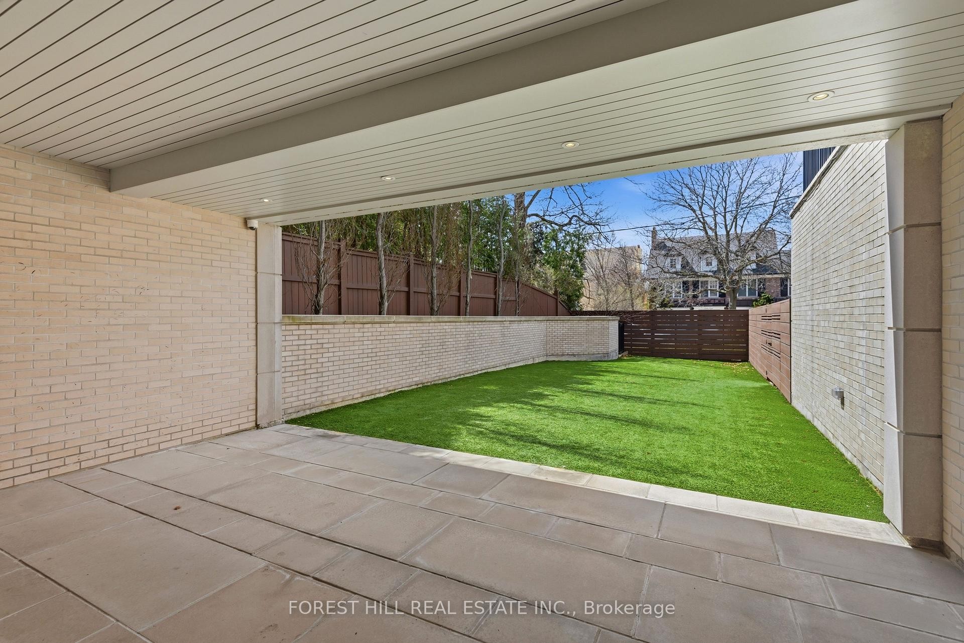 









48


Old Forest Hill

Road,
Toronto,




ON
M5P 2P9

