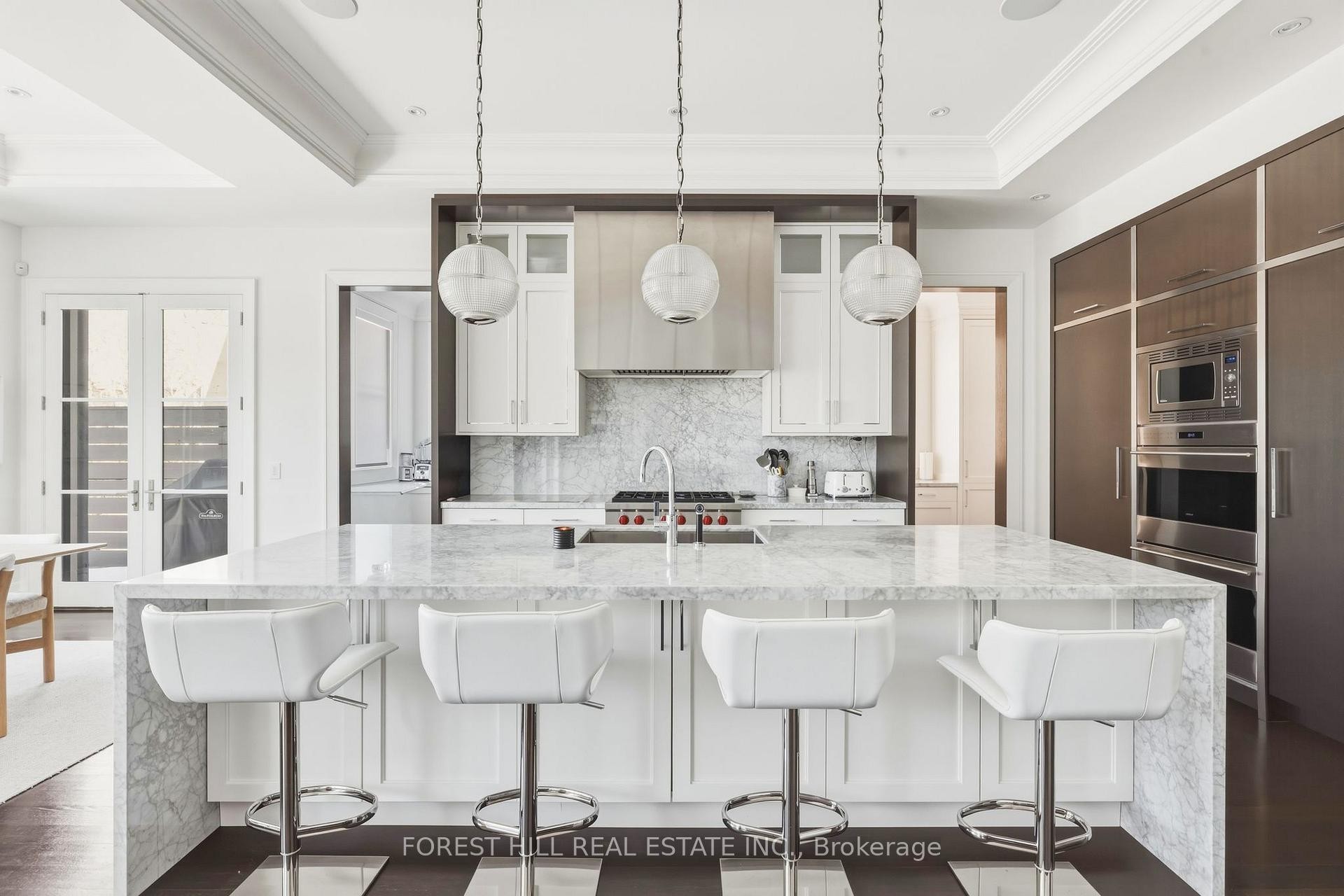 









48


Old Forest Hill

Road,
Toronto,




ON
M5P 2P9

