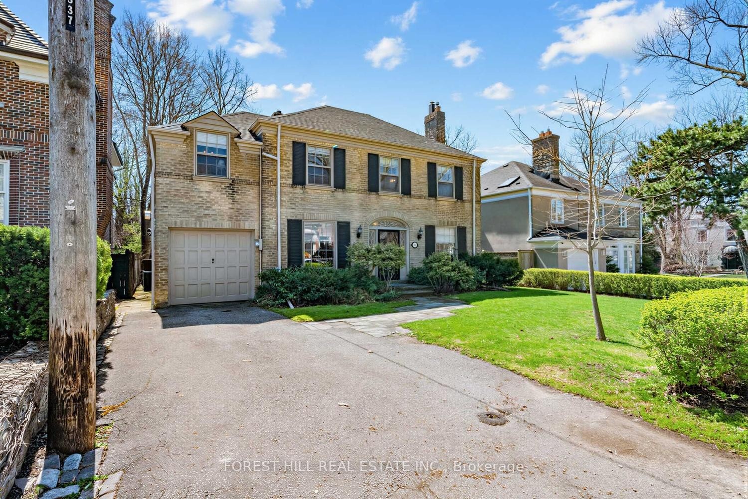 









339


Cortleigh

Boulevard,
Toronto,




ON
M5N 1R2

