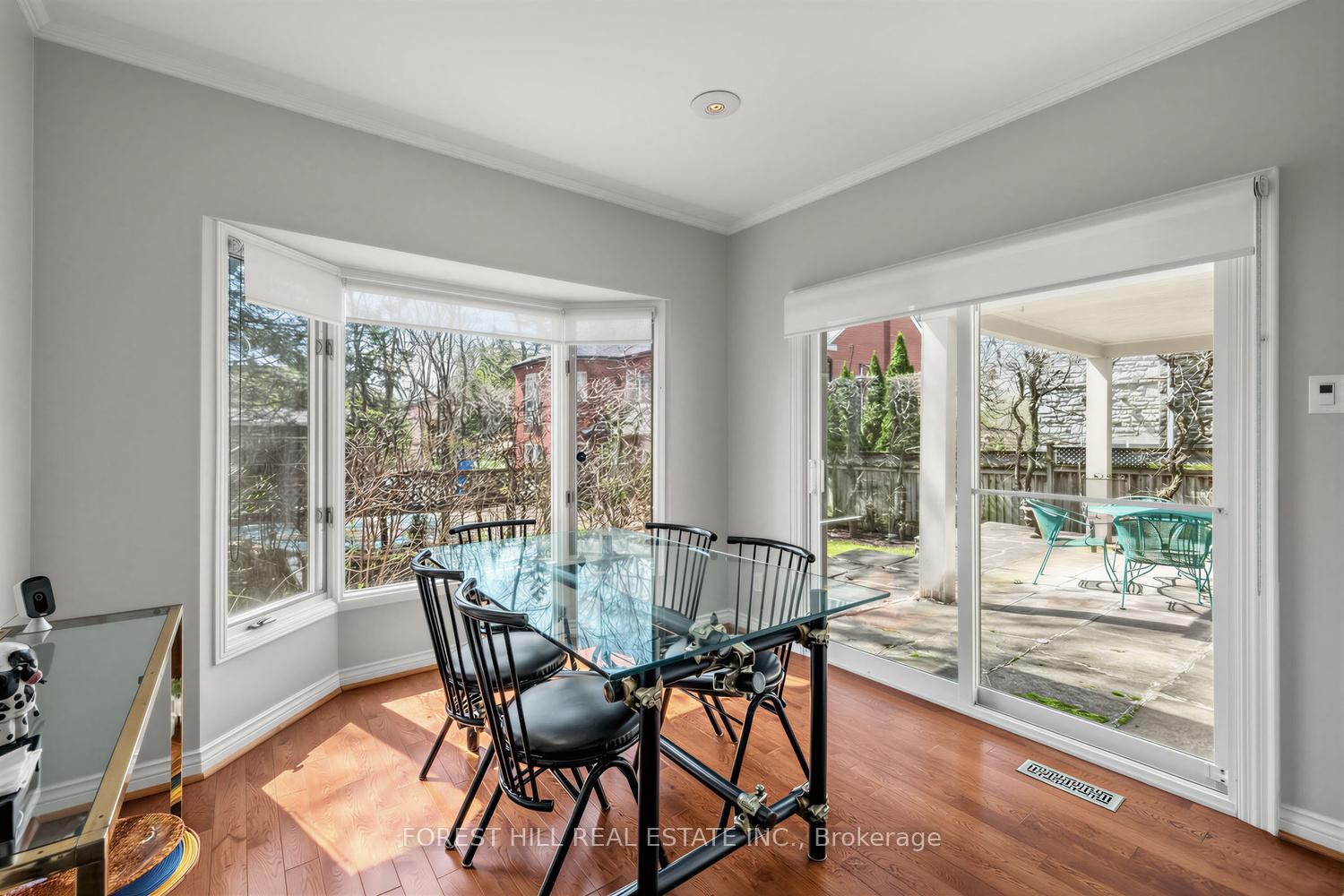









339


Cortleigh

Boulevard,
Toronto,




ON
M5N 1R2

