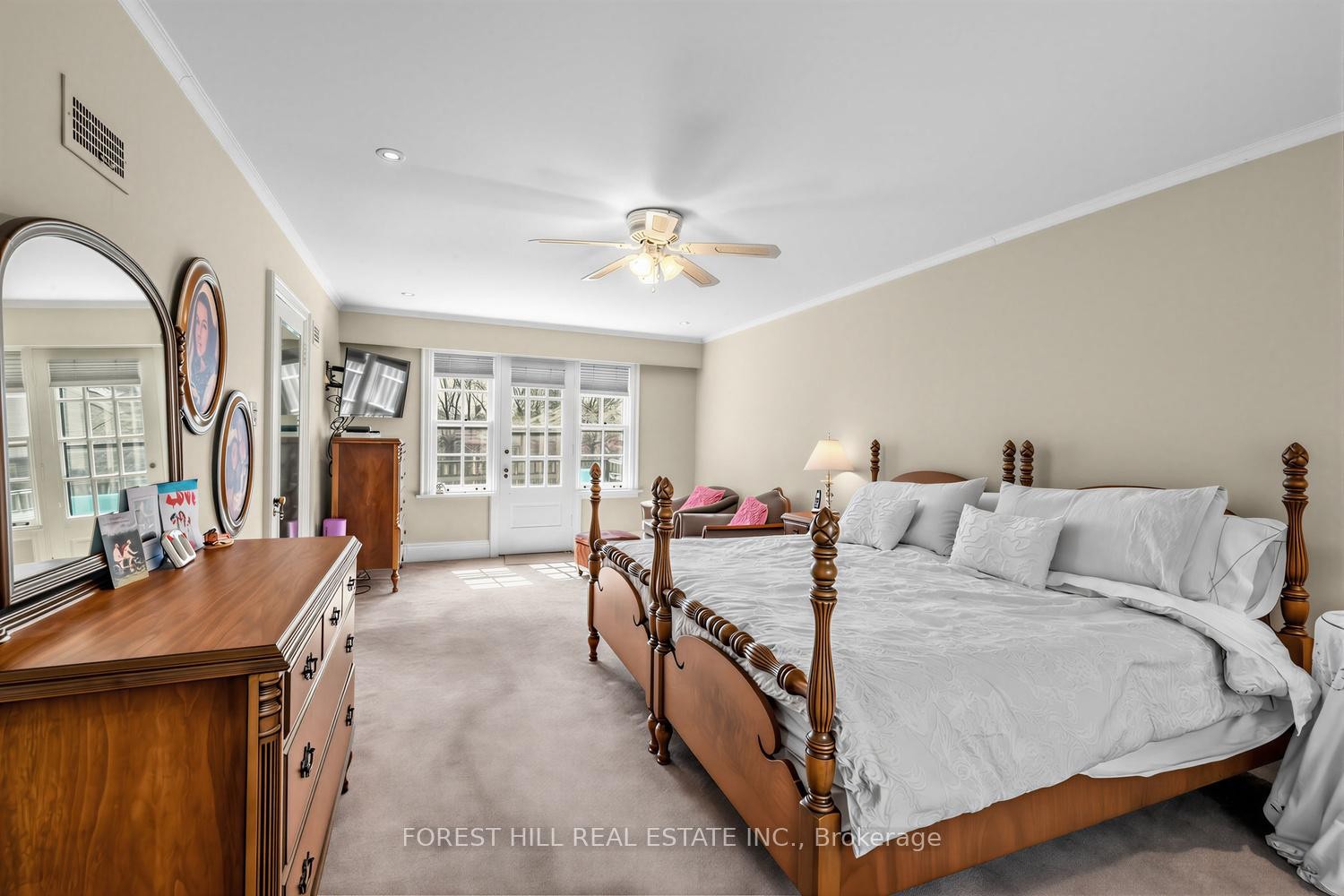 









339


Cortleigh

Boulevard,
Toronto,




ON
M5N 1R2

