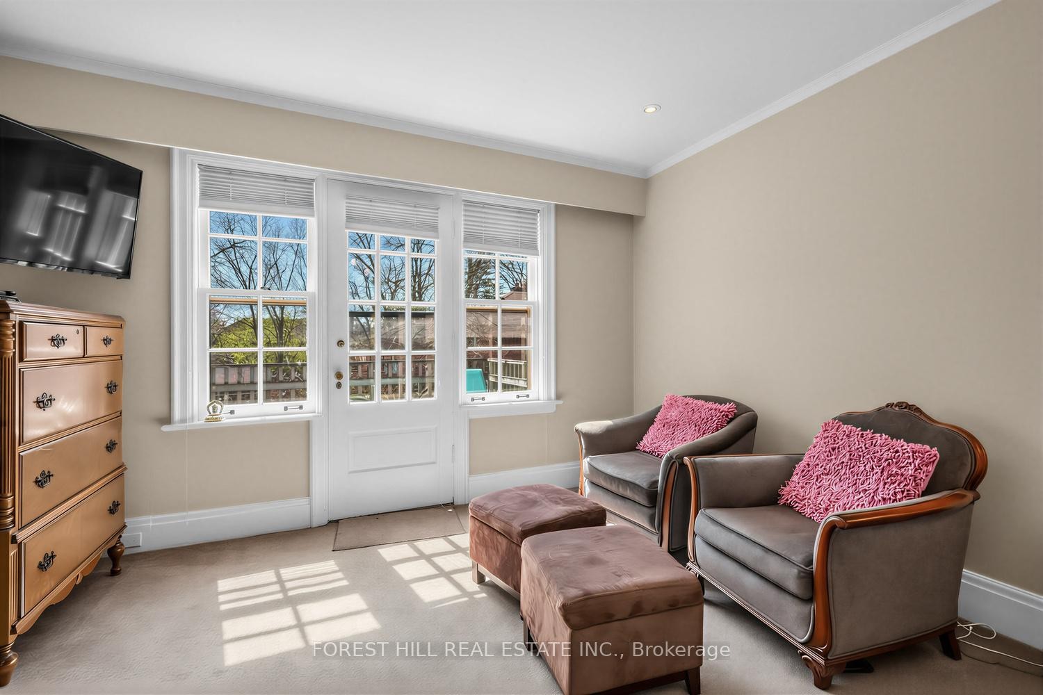 









339


Cortleigh

Boulevard,
Toronto,




ON
M5N 1R2

