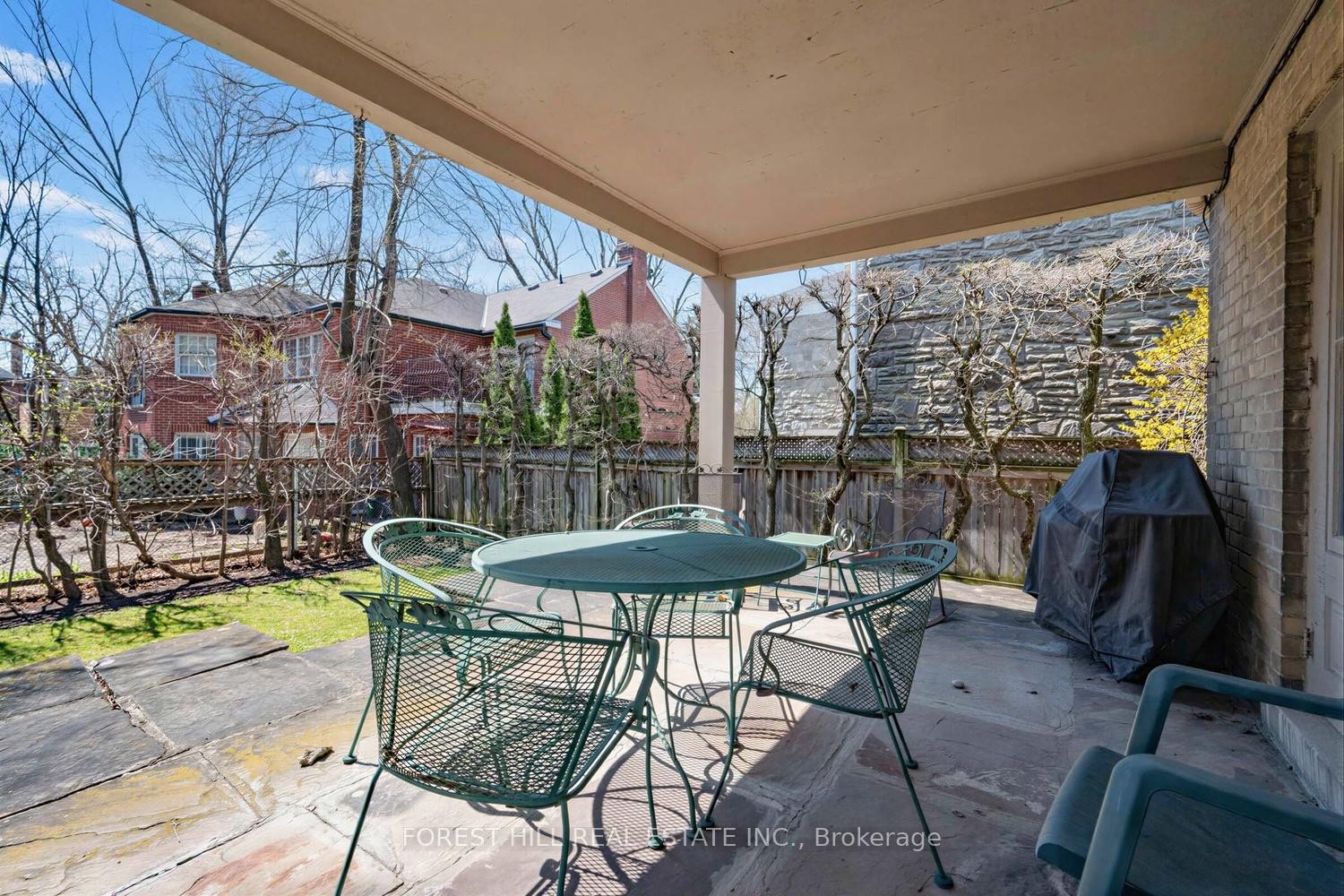 









339


Cortleigh

Boulevard,
Toronto,




ON
M5N 1R2

