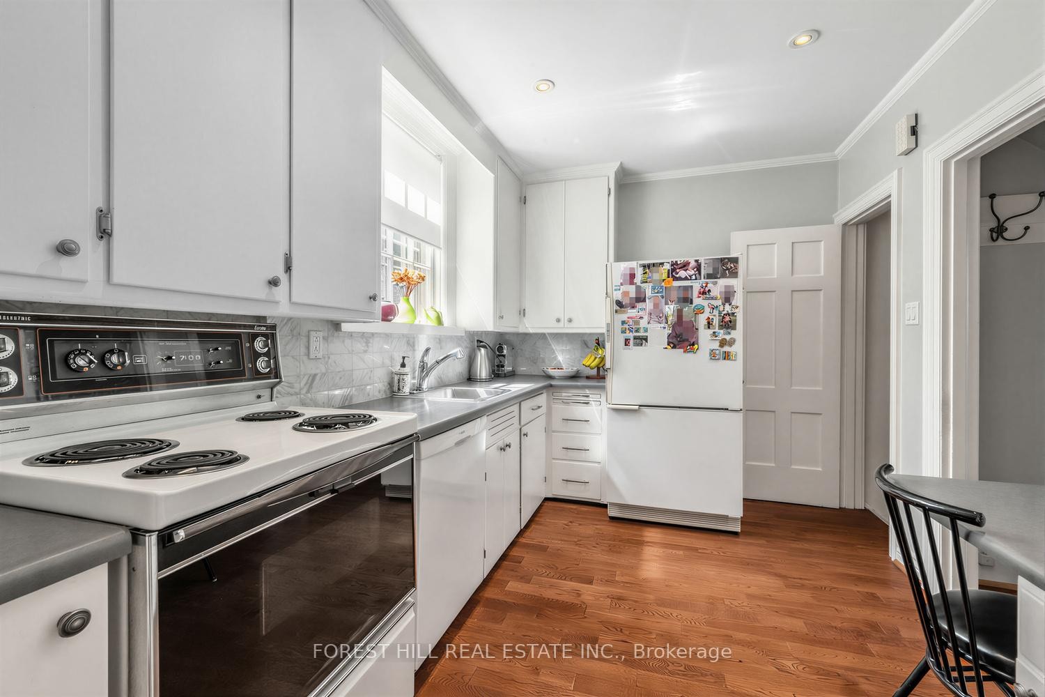 









339


Cortleigh

Boulevard,
Toronto,




ON
M5N 1R2

