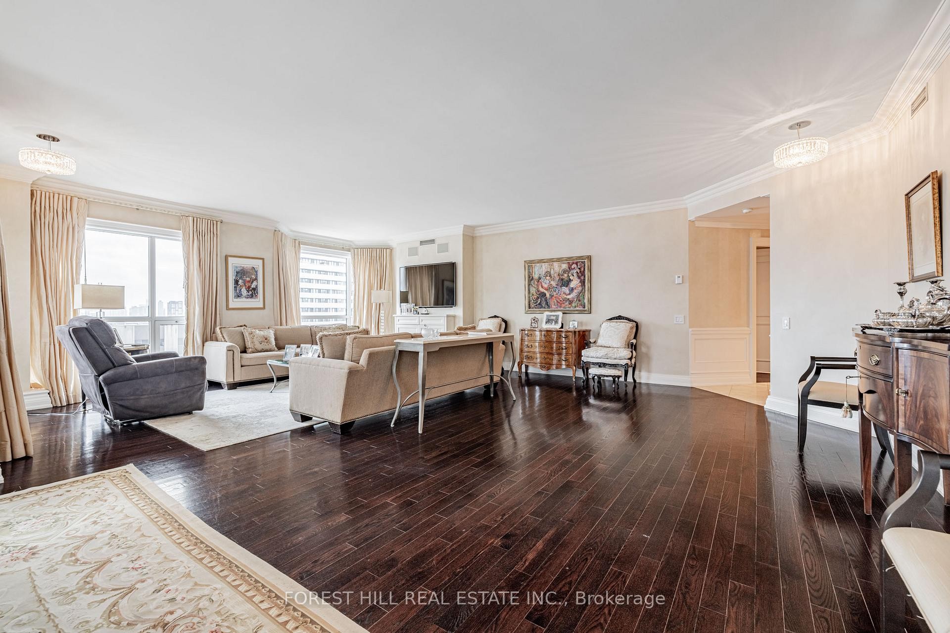 









38


Avenue

Road, 2002,
Toronto,




ON
M5R 2G2

