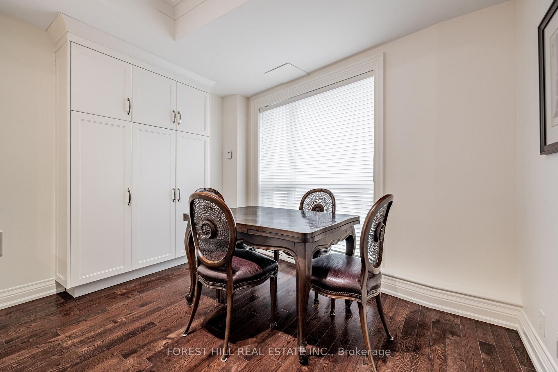 









38


Avenue

Road, 2002,
Toronto,




ON
M5R 2G2

