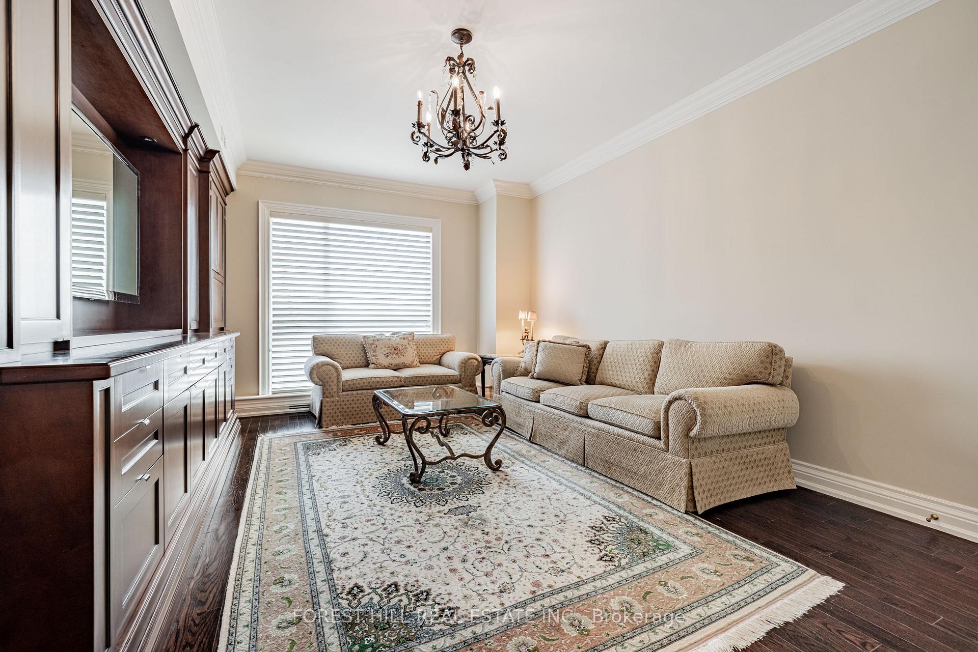 









38


Avenue

Road, 2002,
Toronto,




ON
M5R 2G2


